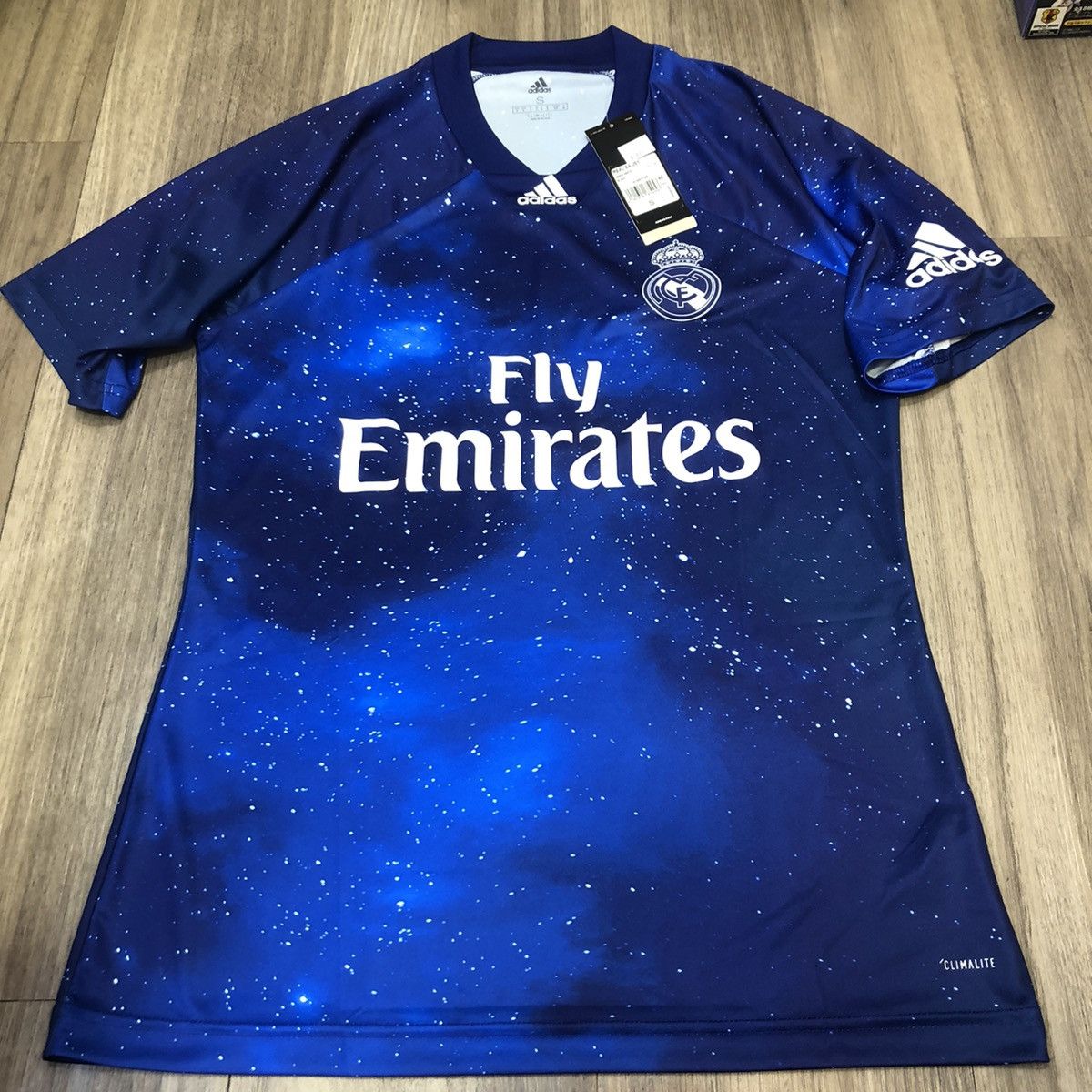 Other Real Madrid 18/19 EA sport jersey (Bnwt) Size US S / EU 44-46 / 1 - 1 Thumbnail
