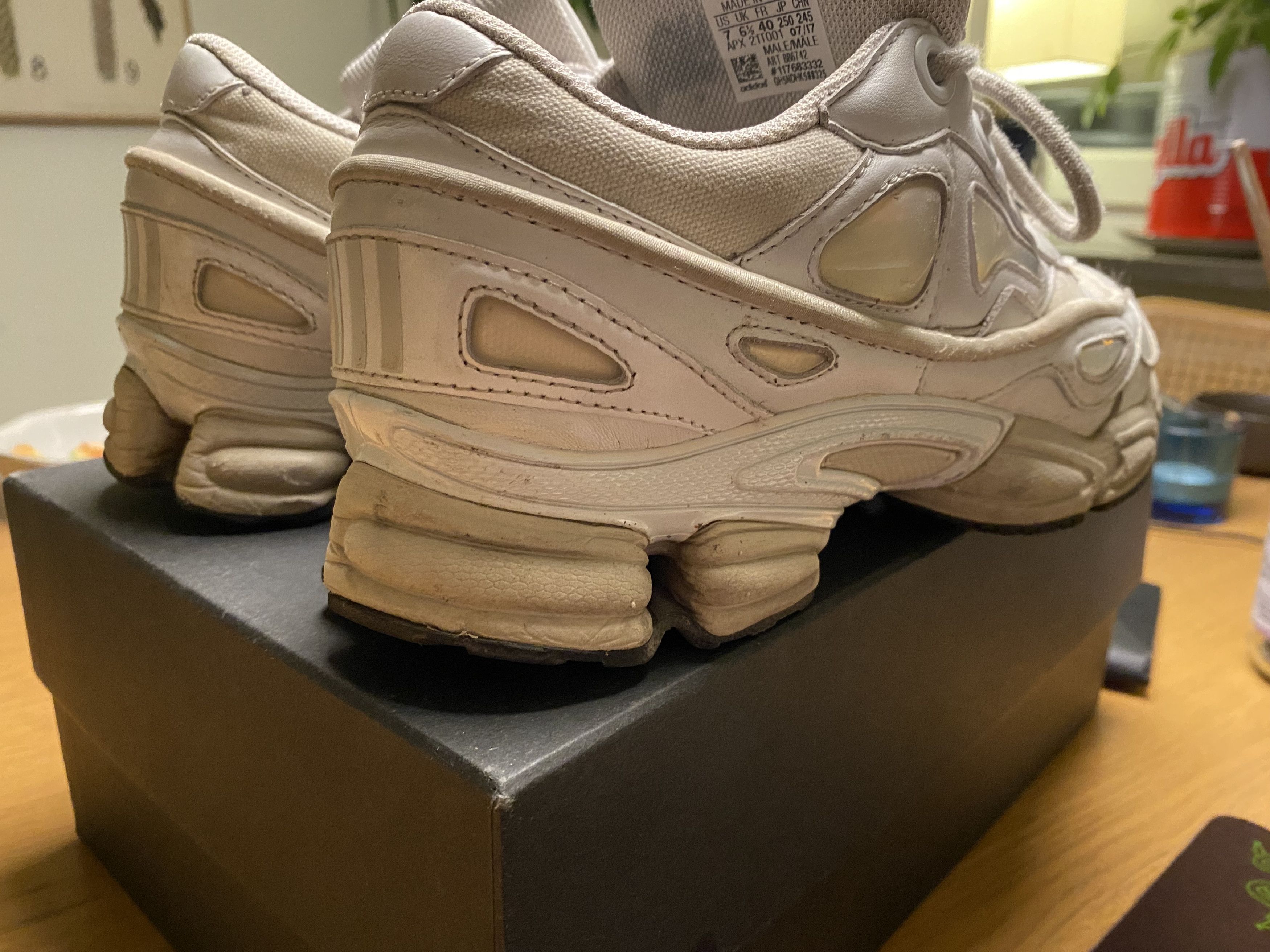 Adidas × Raf Simons Raf Simons White Ozweego 3 Size US7 Size US 7 / EU 40 - 6 Thumbnail