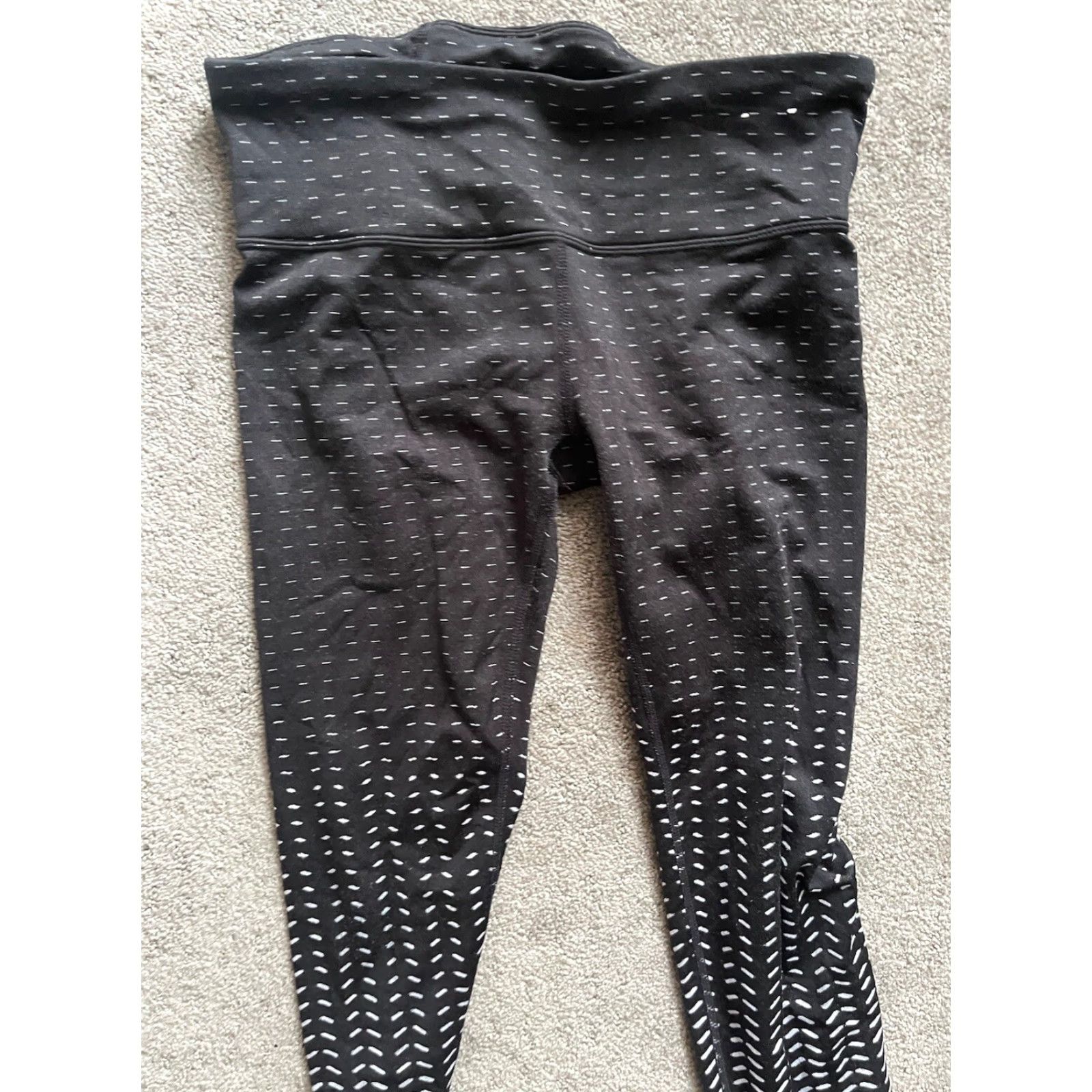 Gap GapFit Leggings Women's Size Small G -Fast Printed Black Activewear Shifting to Cross Training Yoga Running Gym Pilates Ankle Style Womens Size 28" / US 6 / IT 42 - 4 Thumbnail