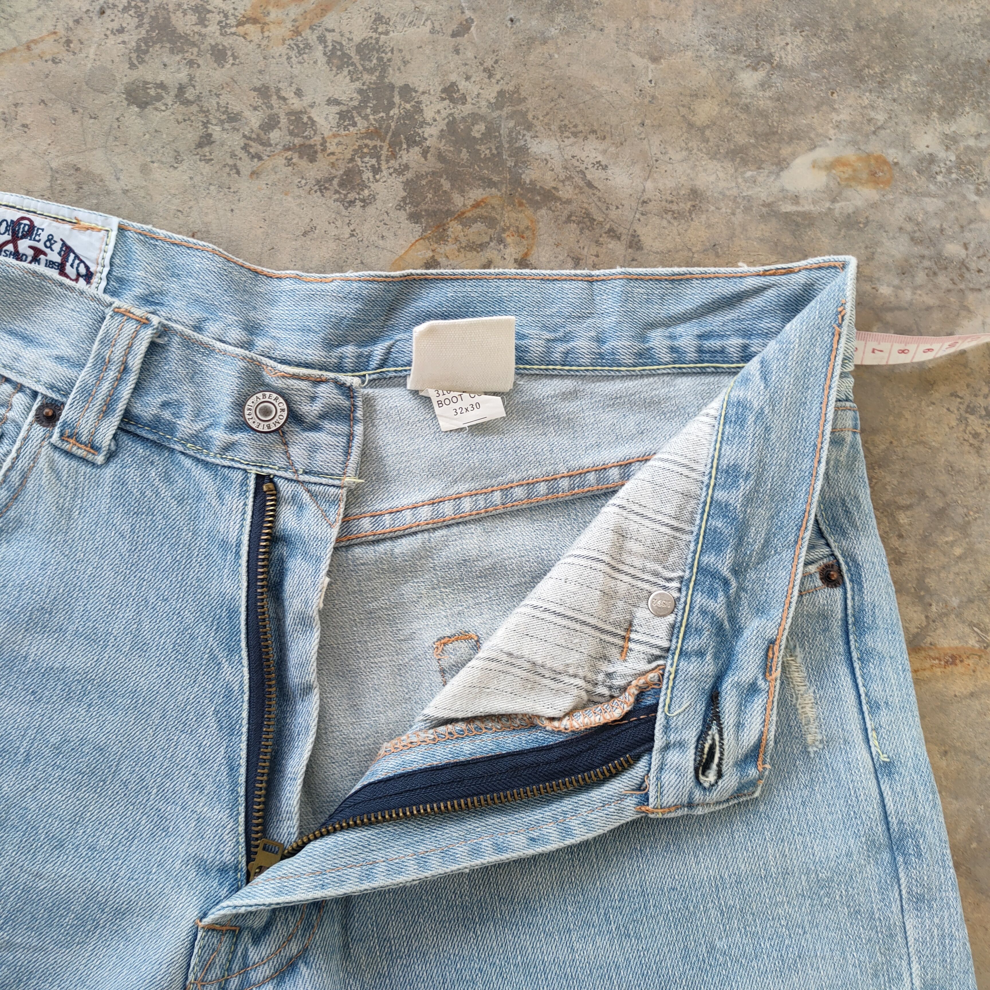 Abercrombie & Fitch W32 VINTAGE BOOTCUT FLARE FADED RIPPED JEANS PANTS Size US 32 / EU 48 - 8 Thumbnail