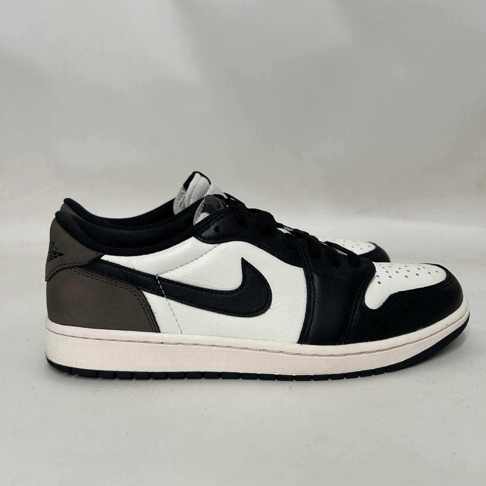 Jordan Brand Nike Air Jordan 1 Retro Low OG “Mocha Brown” Size US 10.5 / EU 43-44 - 4 Thumbnail