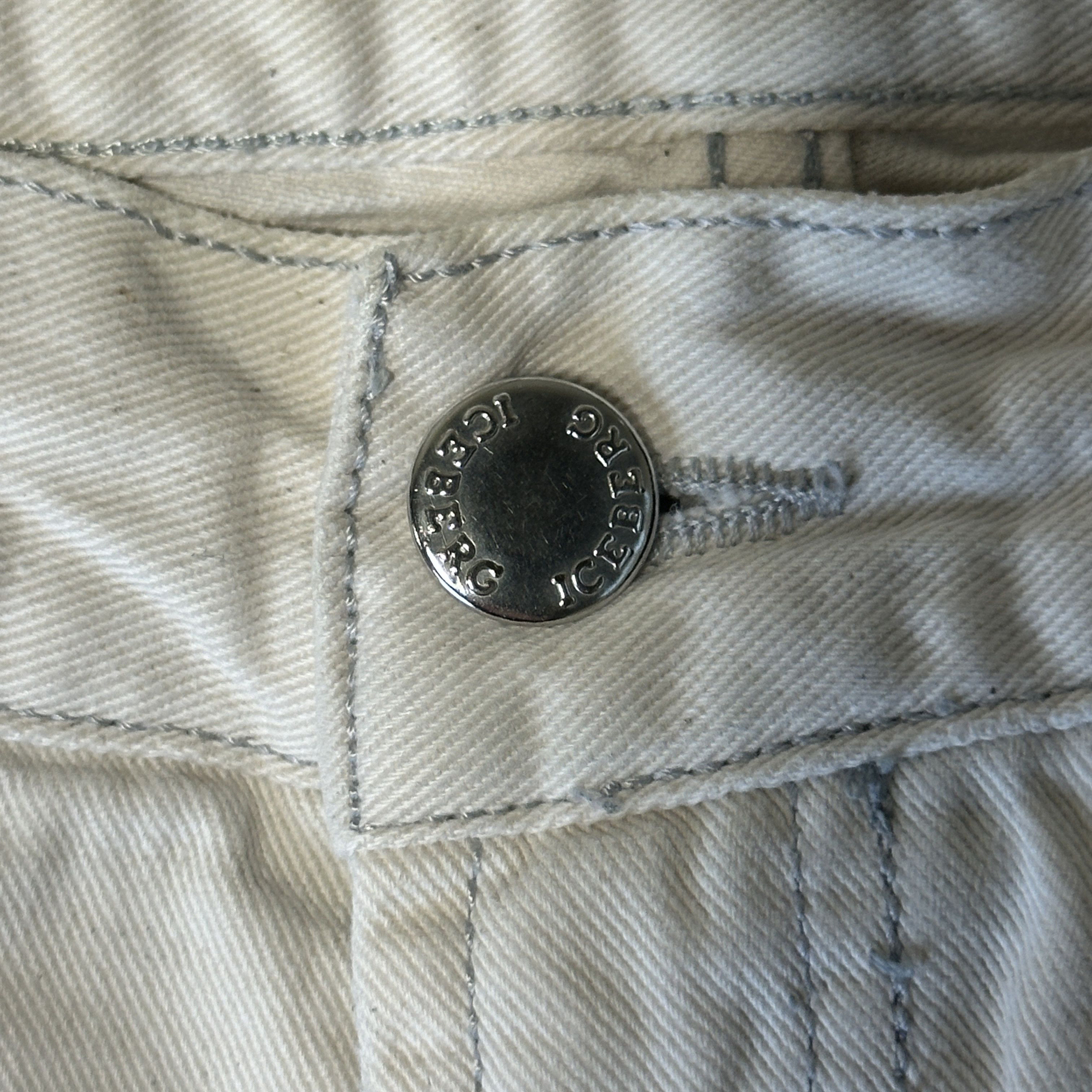 Iceberg Vintage Iceberg History Embroidered Character White Jeans Size 32 Size US 32 / EU 48 - 3 Thumbnail