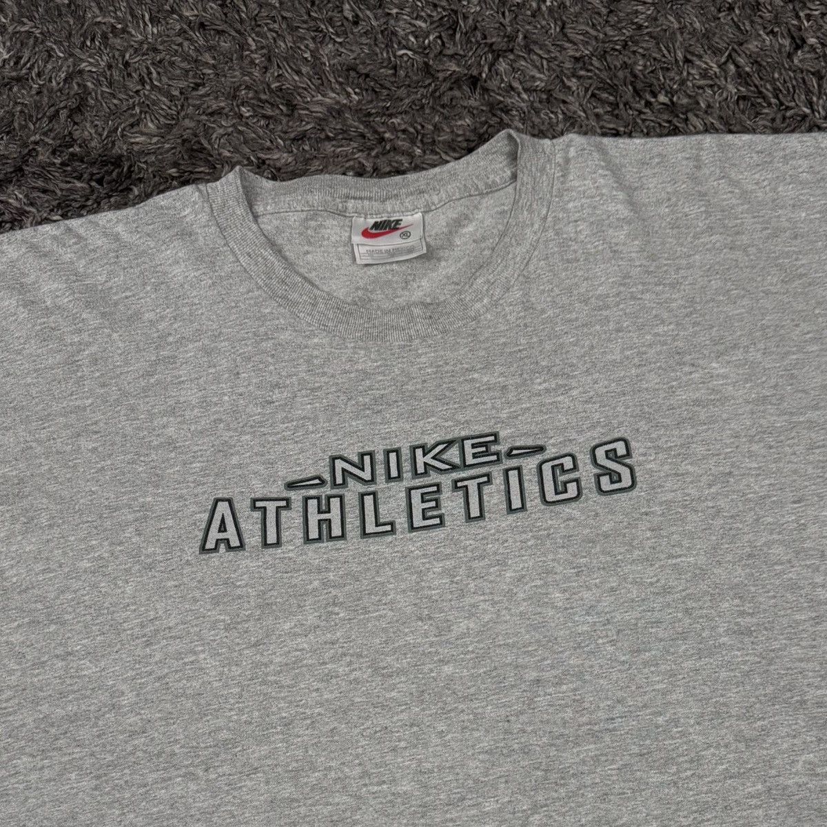 Nike Vintage Nike Athletics Tee Size US XL / EU 56 / 4 - 7 Thumbnail