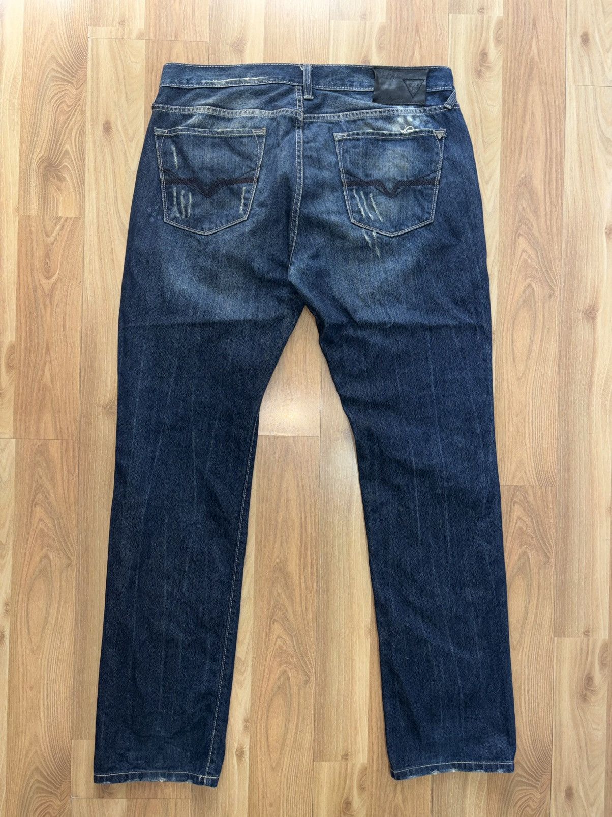 Guess VTG Guess LosAngeles BritRocker Jeans Size 36x34 Distressed Size US 36 / EU 52 - 2 Thumbnail