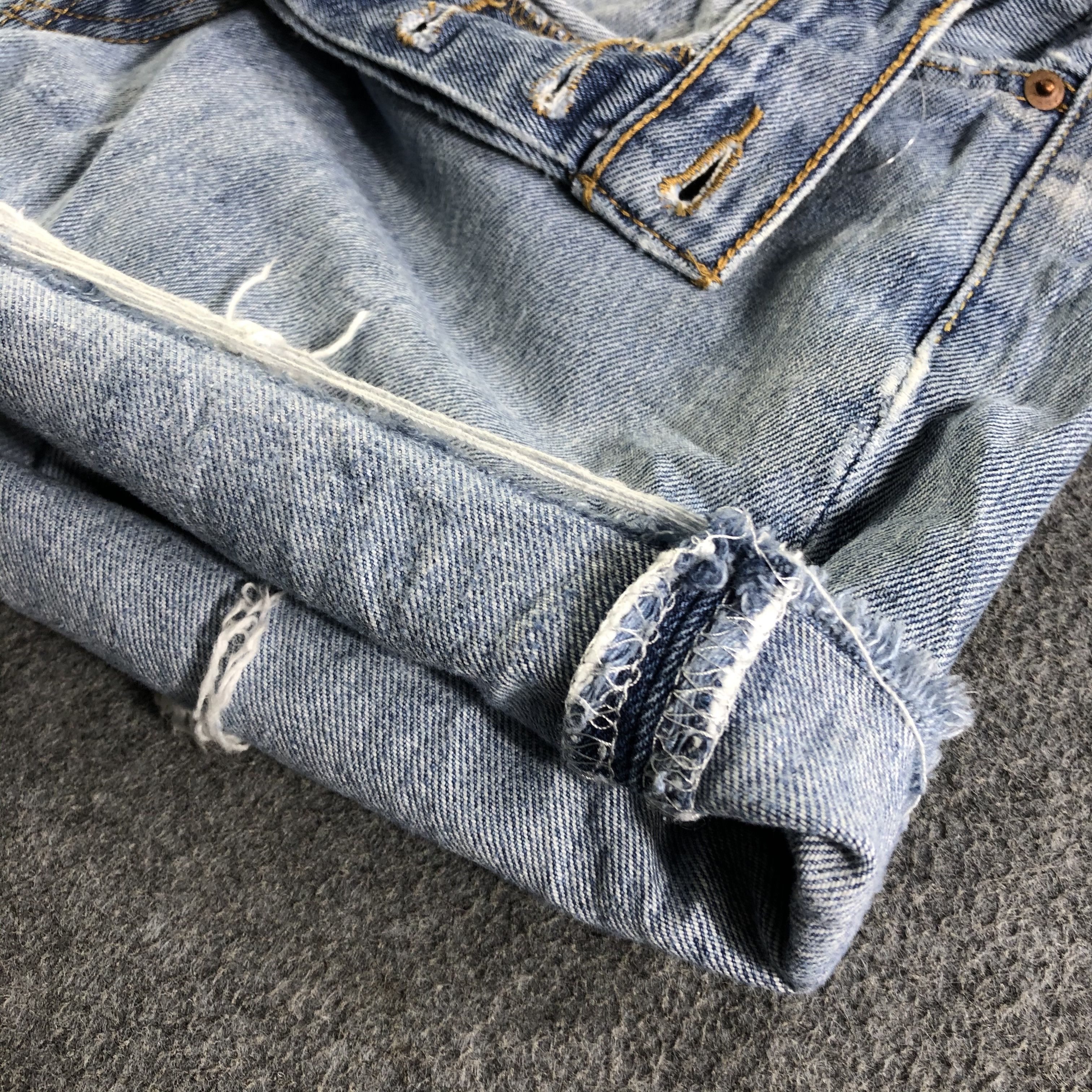Levi's × Vintage Vintage Blue Wash Levis 501 Jeans-J4177 Size 35" - 5 Thumbnail