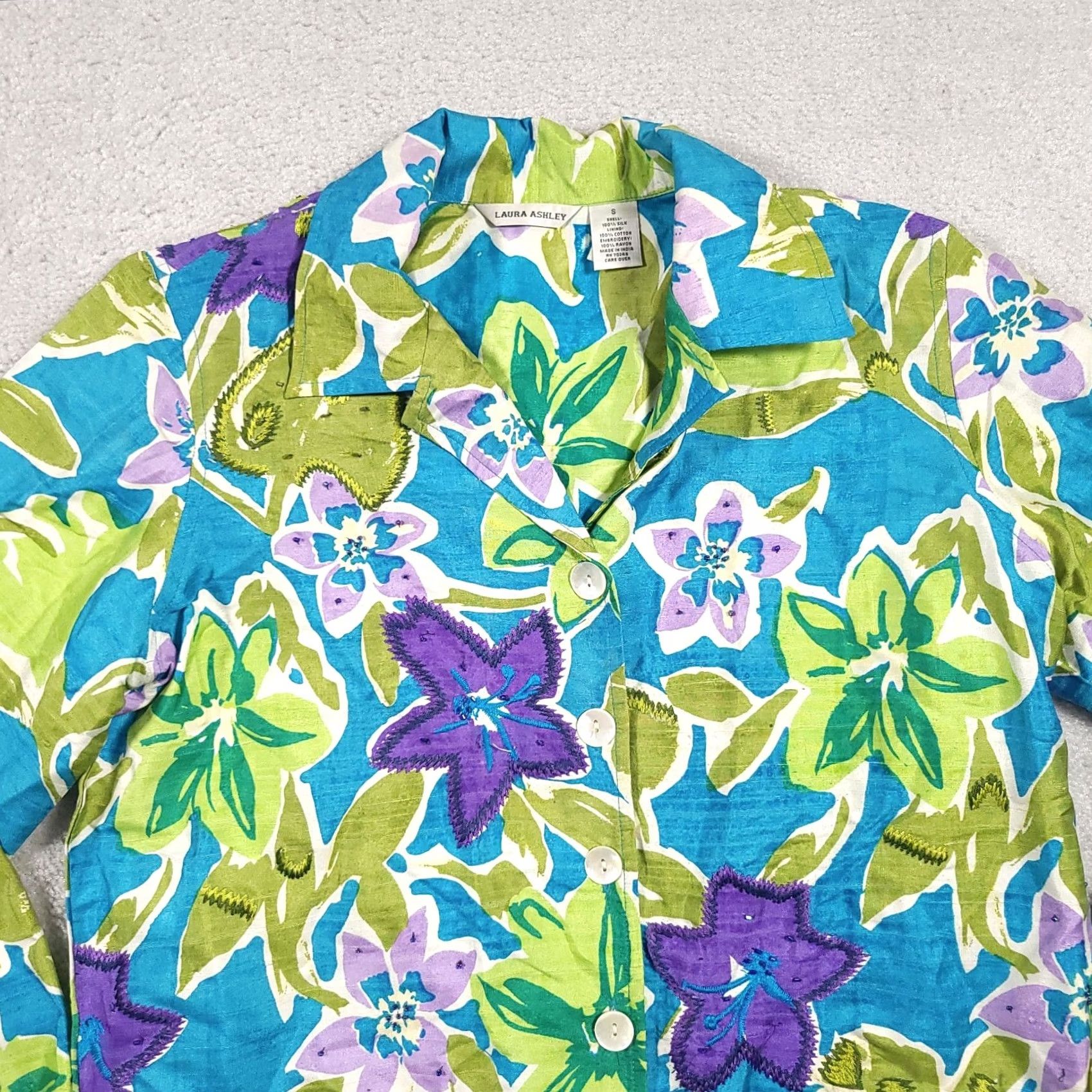 Laura Ashley VINTAGE Laura Ashley Blazer Shirt Women Small Silk Embroidered Beaded Floral Century 90s Mens Womens Size S / US 4 / IT 40 - 3 Thumbnail