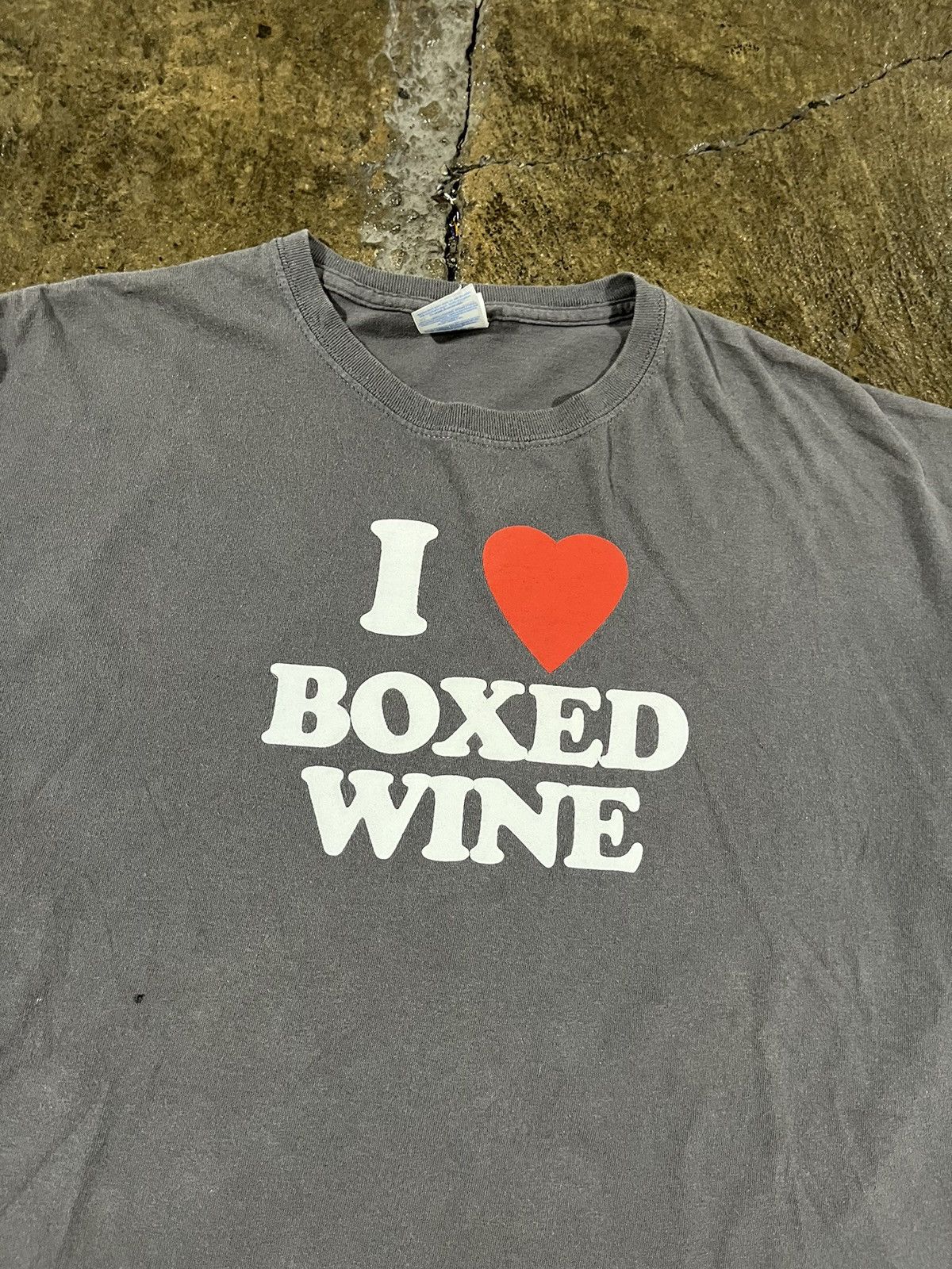 Vintage Crazy Y2K I Love Boxed Wine Humor Funny Alcohol Drinking Tee Size US XL / EU 56 / 4 - 4 Thumbnail