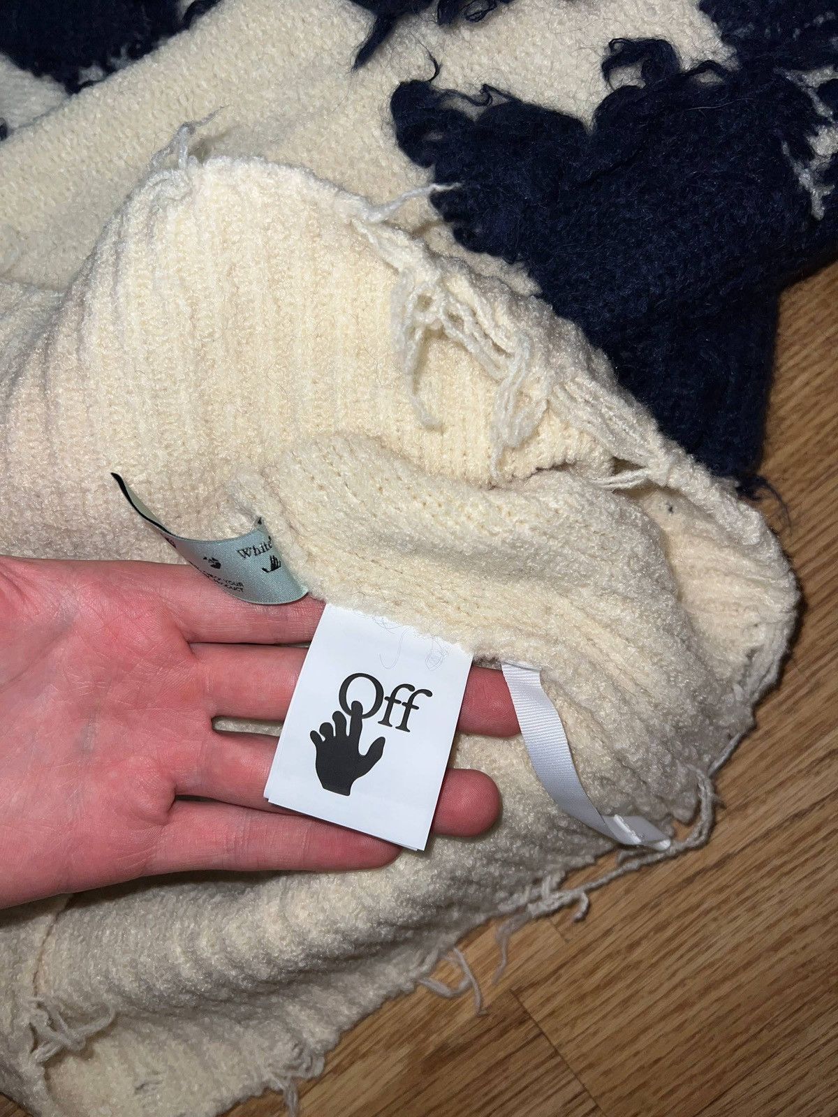 Off-White Off White Moo Turtleneck Sweater Beige Blue Patch Detail Size M / US 6-8 / IT 42-44 - 5 Thumbnail