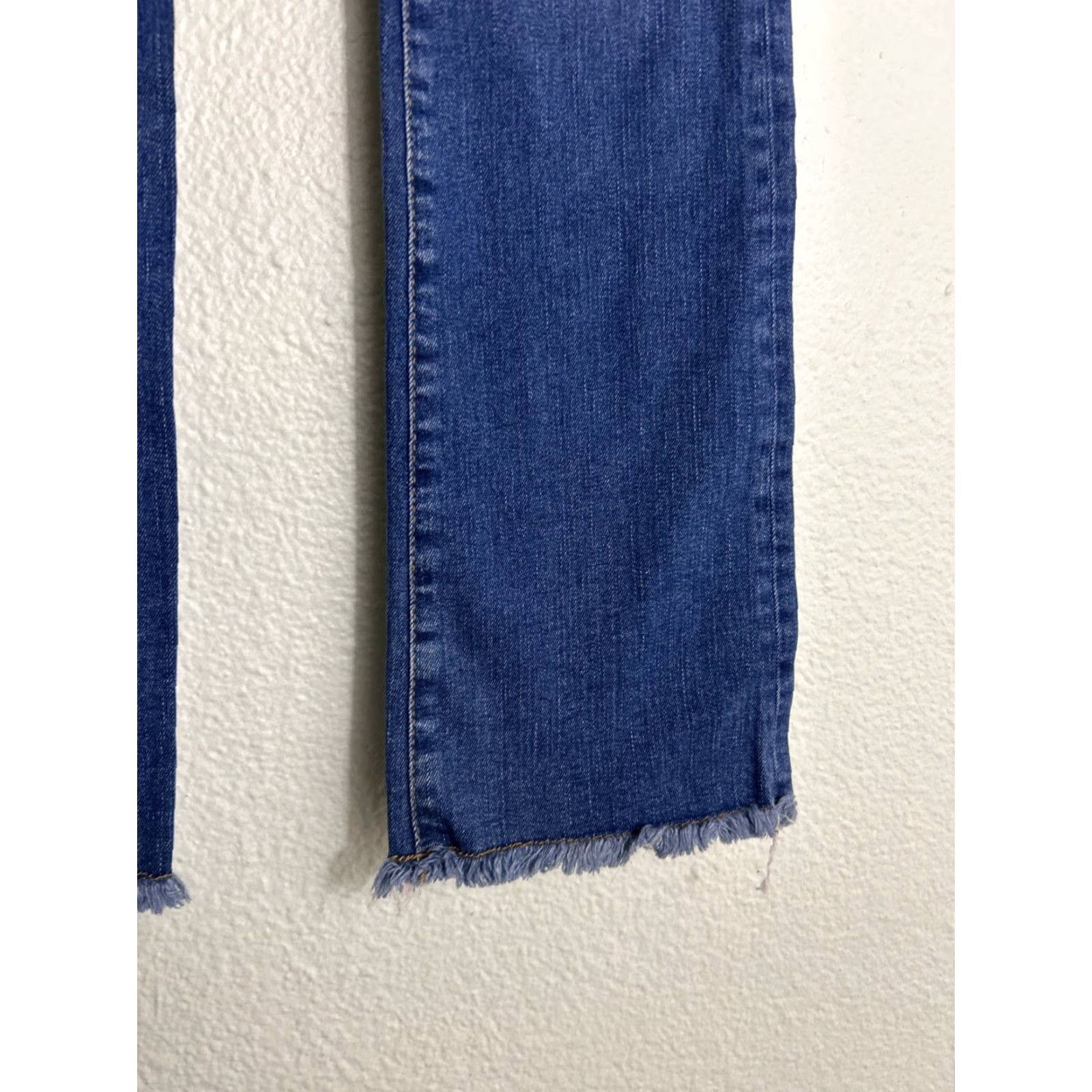Free People Free People Jeans Women 24 Blue Slim Flared Raw Hem Medium Wash 24x30 Womens Size 42" / US 20 - 4 Thumbnail