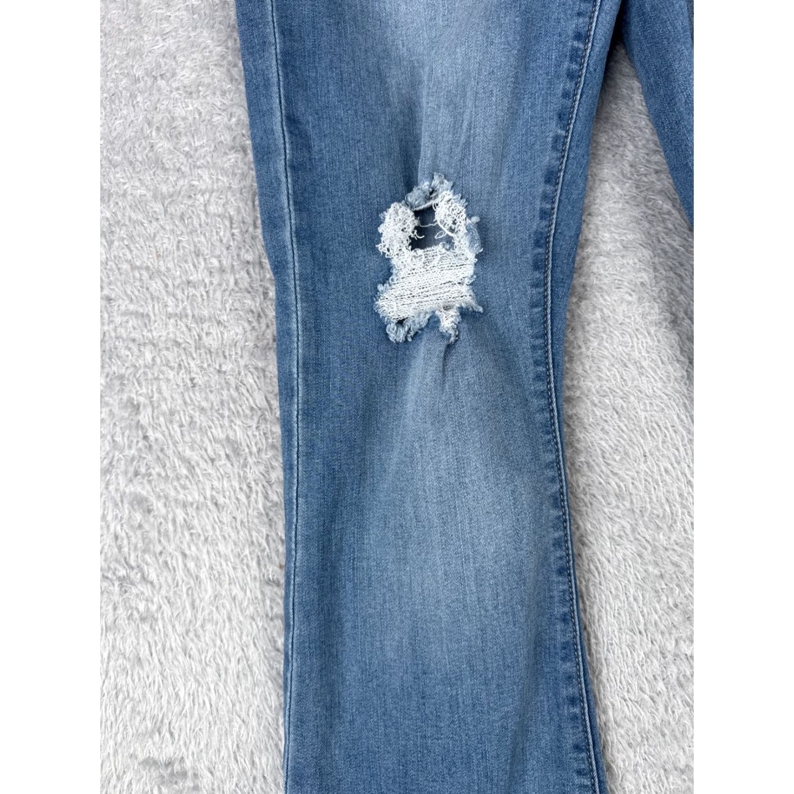 Fashion Nova Fashion Nova Jeans Womens 5 28x31 Blue Denim Flared Distressed Cotton Size 28" / US 6 / IT 42 - 5 Thumbnail