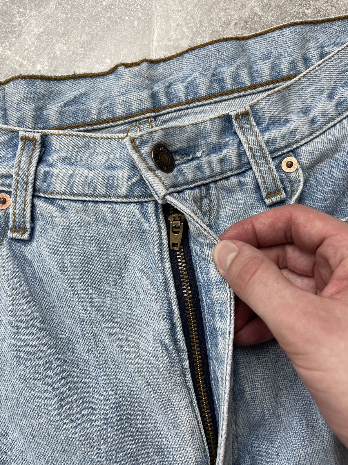 Levi's Vintage Rare Levi’s 881 Light Wash Denim Jeans USA Size US 33 - 9 Thumbnail