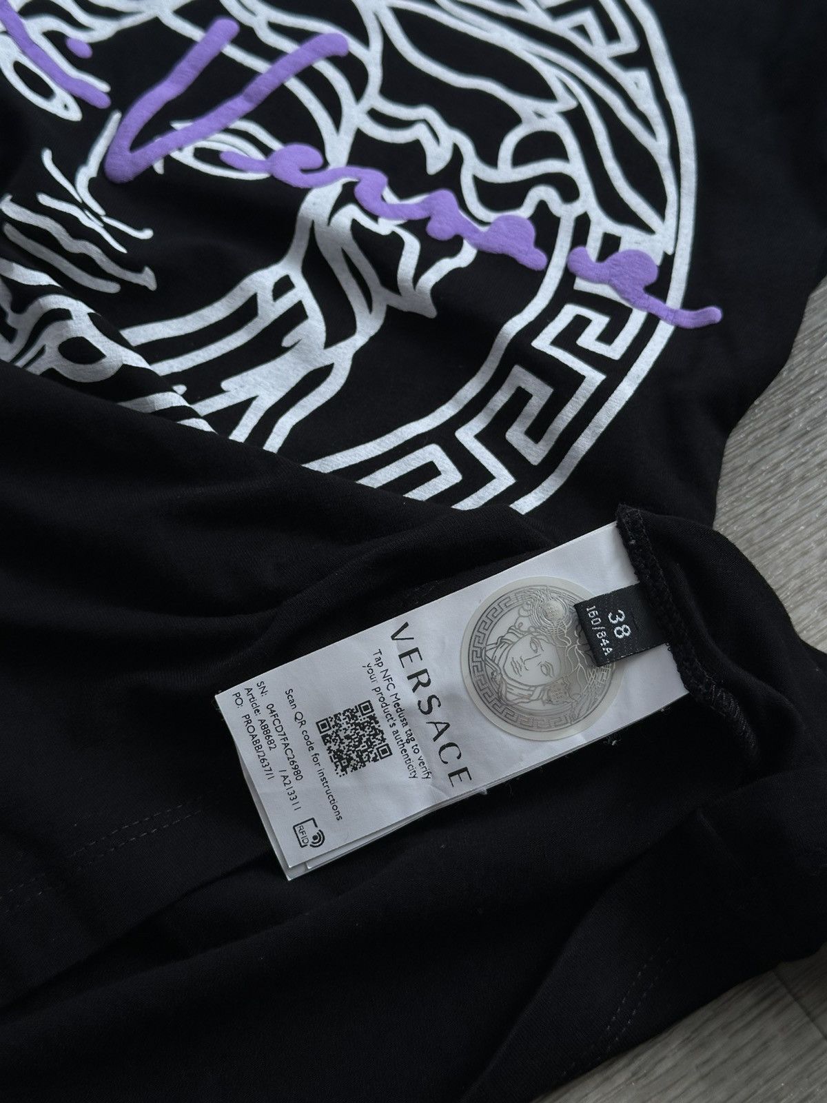 Versace 🫧Gianni Versace Signature Medusa Logo T-Shirt Black Women's Size XS / US 0-2 / IT 36-38 - 8 Thumbnail