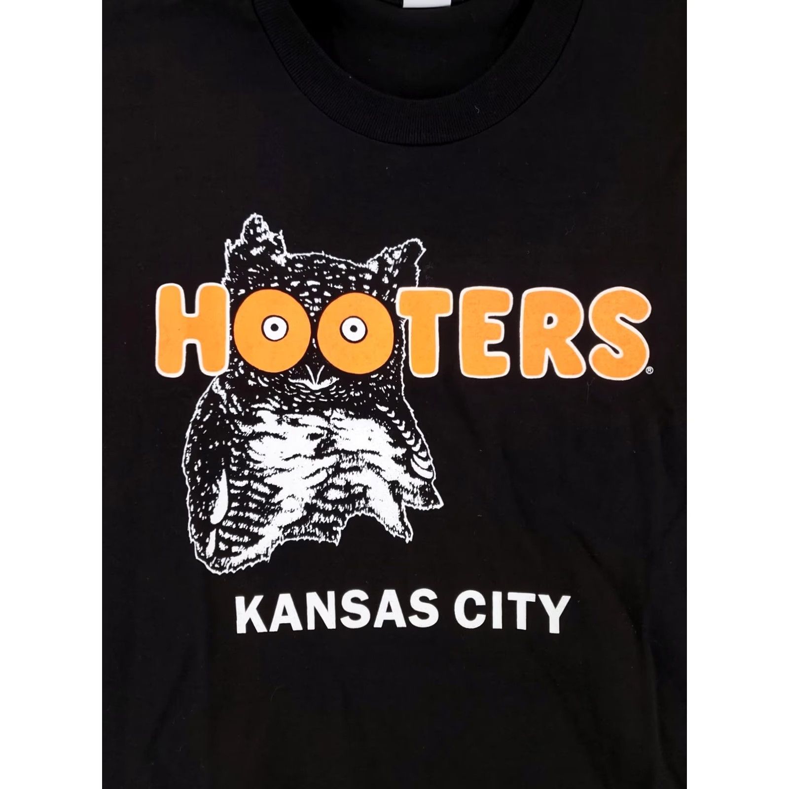 Native VINTAGE Hooters T Shirt Kansas City Black Short Sleeve Mens XL 80s 90s Single Stitch Kansas City Black Short Sleeve Mens XL Size US XL / EU 56 / 4 - 2 Thumbnail
