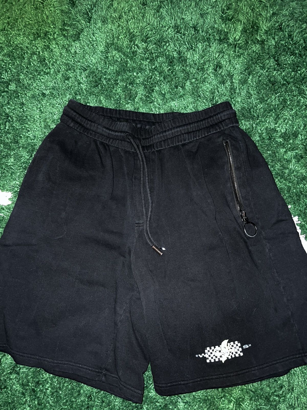 Sz S oversized black off white “waves” shorts 36-38