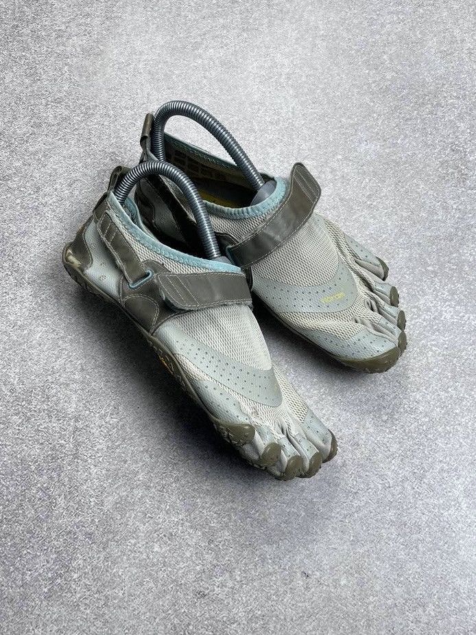 Vibram Vintage Vibram 5 Fingers Japanese Style Sneakers Avantgarde Size US 7.5 / IT 37.5 - 1 Thumbnail