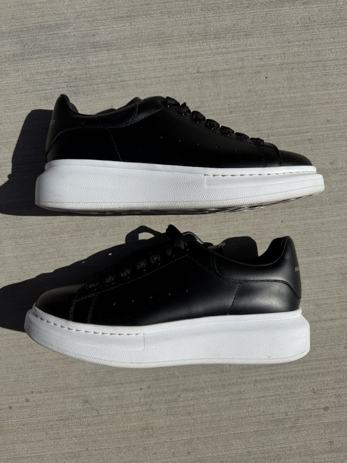 Alexander McQueen ALEXANDER MCQUEEN OVERSIZED SNEAKERS BLACK SIZE 6 M / 7.5 W Size US 6 / EU 39 - 1 Thumbnail