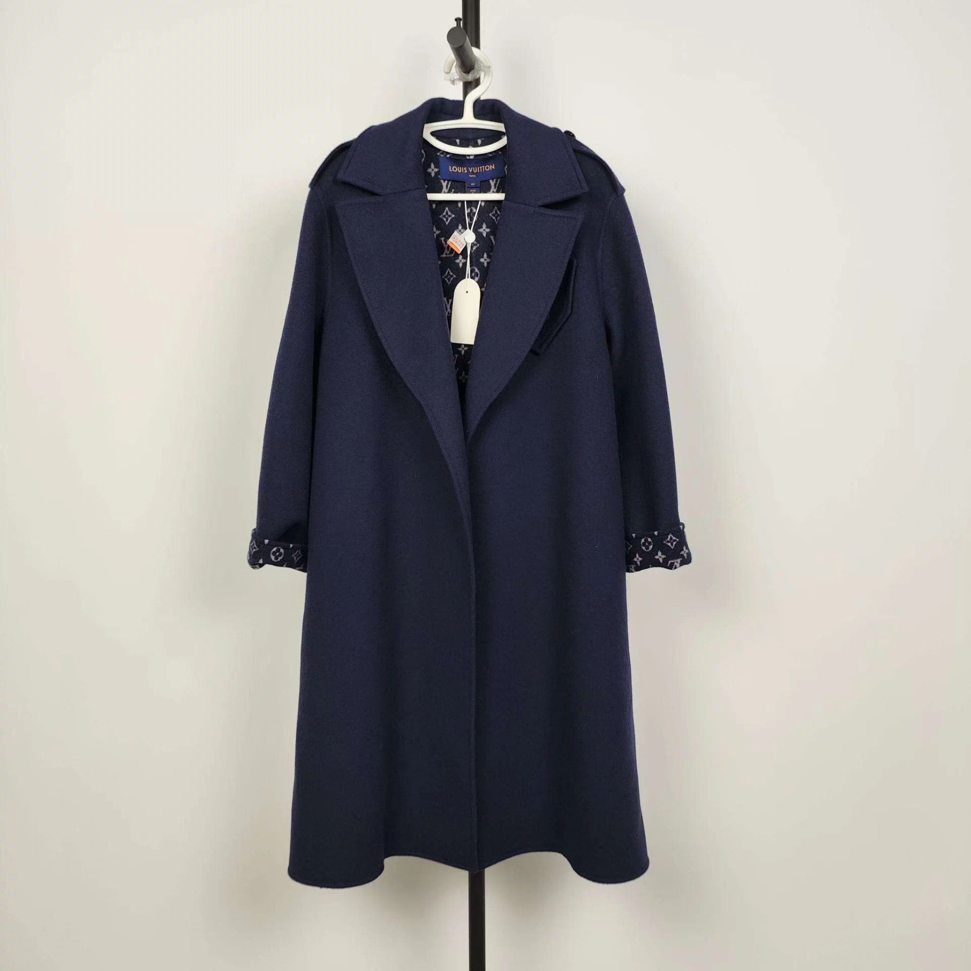 Louis Vuitton Louis Vuitton wool-print coat 40 navy A no accessories Size XS / US 0-2 / IT 36-38 - 1 Thumbnail
