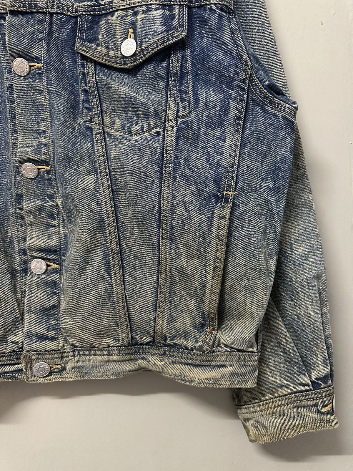 Edwin × Vintage Vintage EDWIN Distressed Denim Jacket Size US L / EU 52-54 / 3 - 4 Thumbnail
