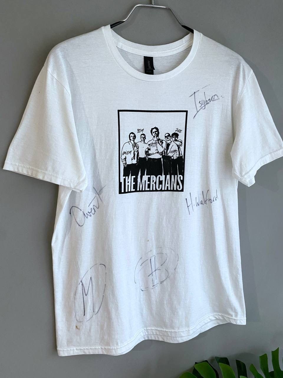 Band Tees The Mercians Rock Band Autograph Merchandise T-Shirt, Size M Size US M / EU 48-50 / 2 - 3 Thumbnail