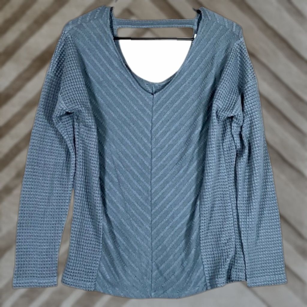 BKE BKE Womens Top Blue Textured V-Neck Long Sleeve Open Back XS Pullover Size XS / US 0-2 / IT 36-38 - 1 Thumbnail