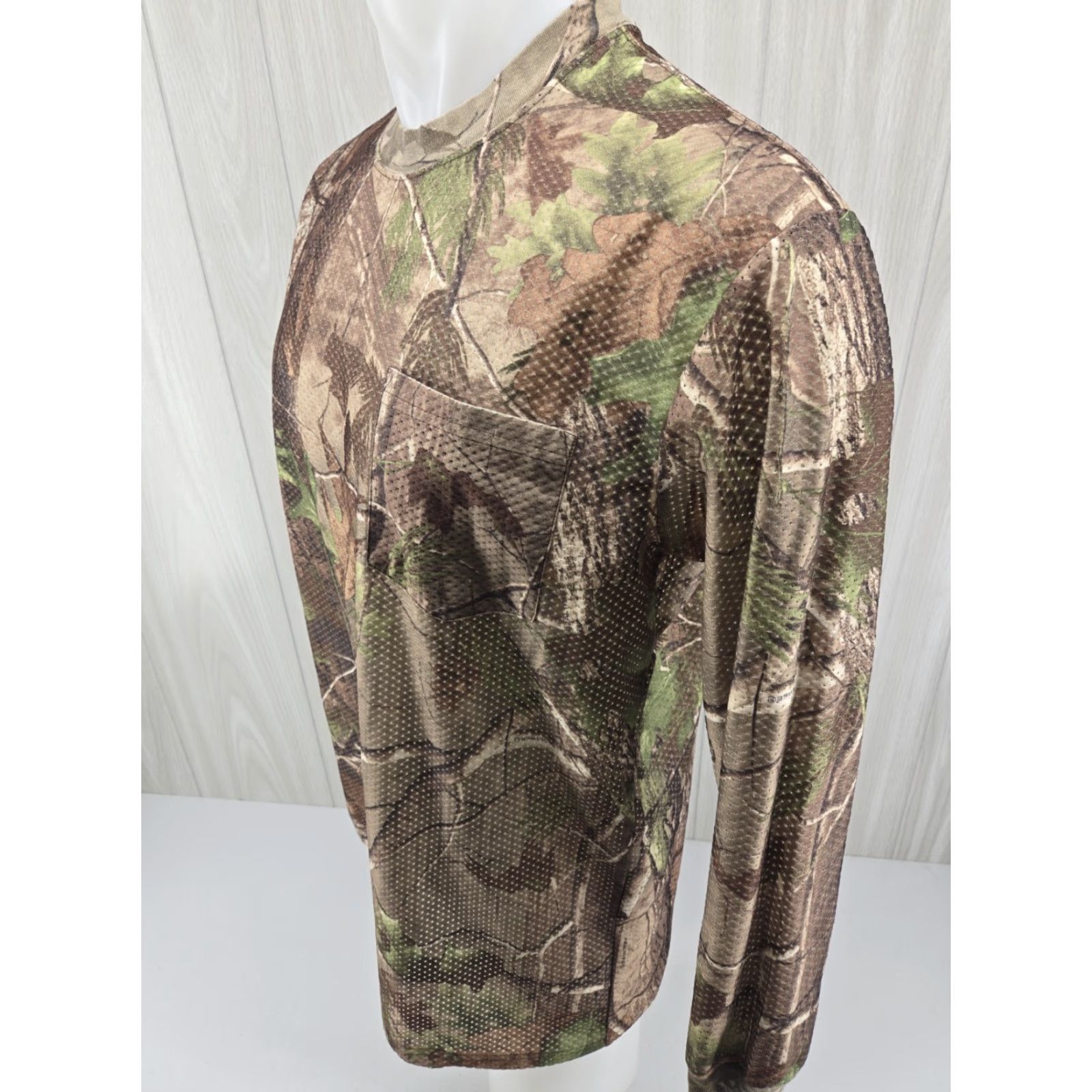 Realtree RedHead Shirt Men Vented Camo long Sleeve Perforated Holes Realtree Sz Medium Size US M / EU 48-50 / 2 - 4 Thumbnail