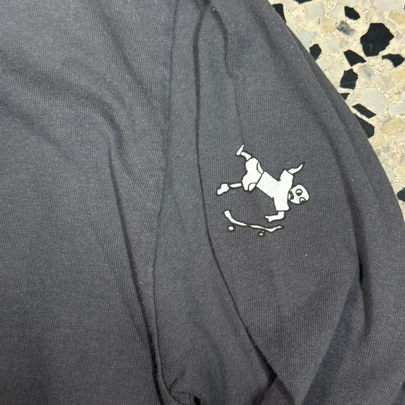 Vintage VINTAGE Y2K TO THE EDGE PRIME “LIFE AS USUAL” SKATER L/S TEE Size US L / EU 52-54 / 3 - 4 Thumbnail