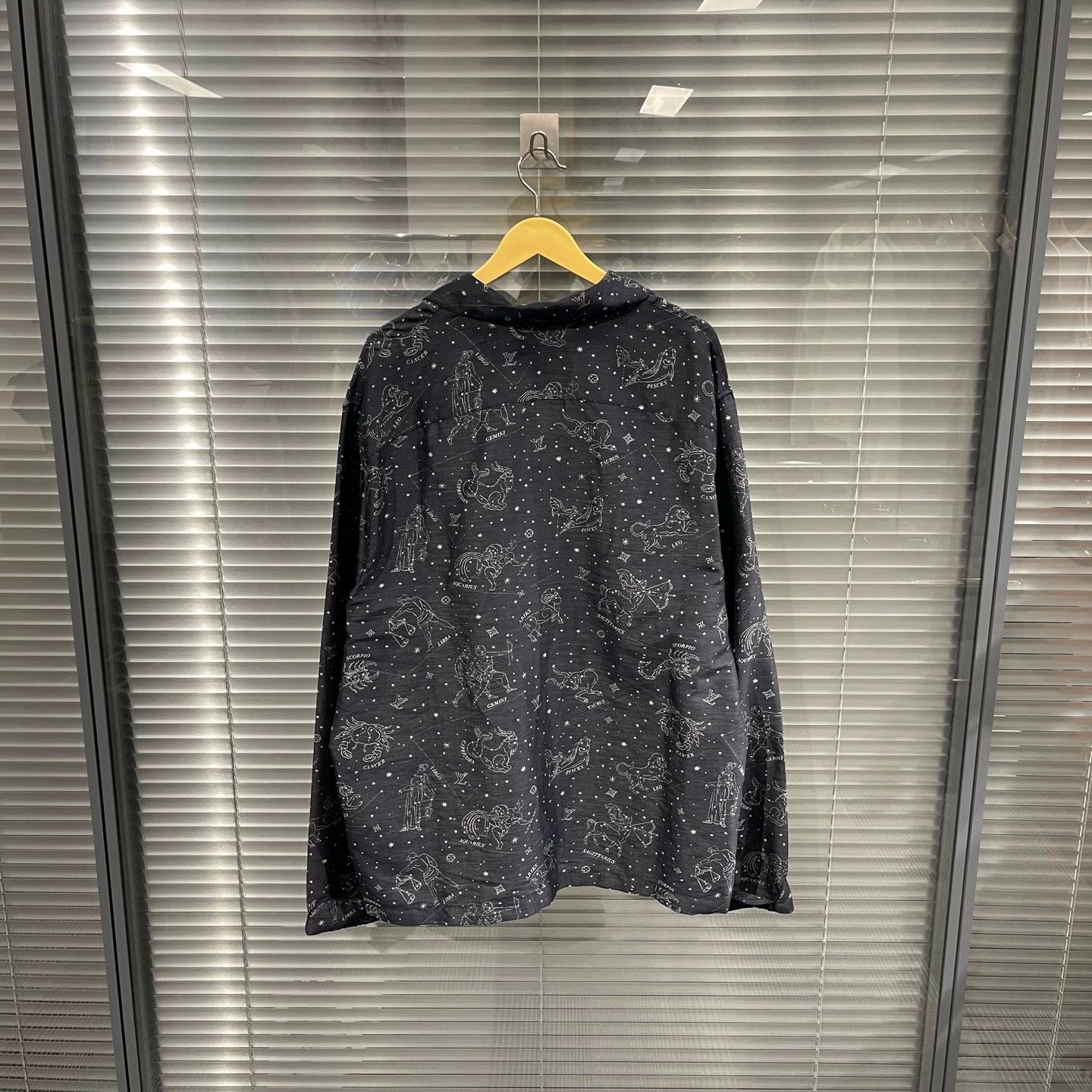 Louis Vuitton LV Zodiac Emb All-Over Print LS Shirt XXL Near New Size US XXL / EU 58 / 5 - 2 Thumbnail