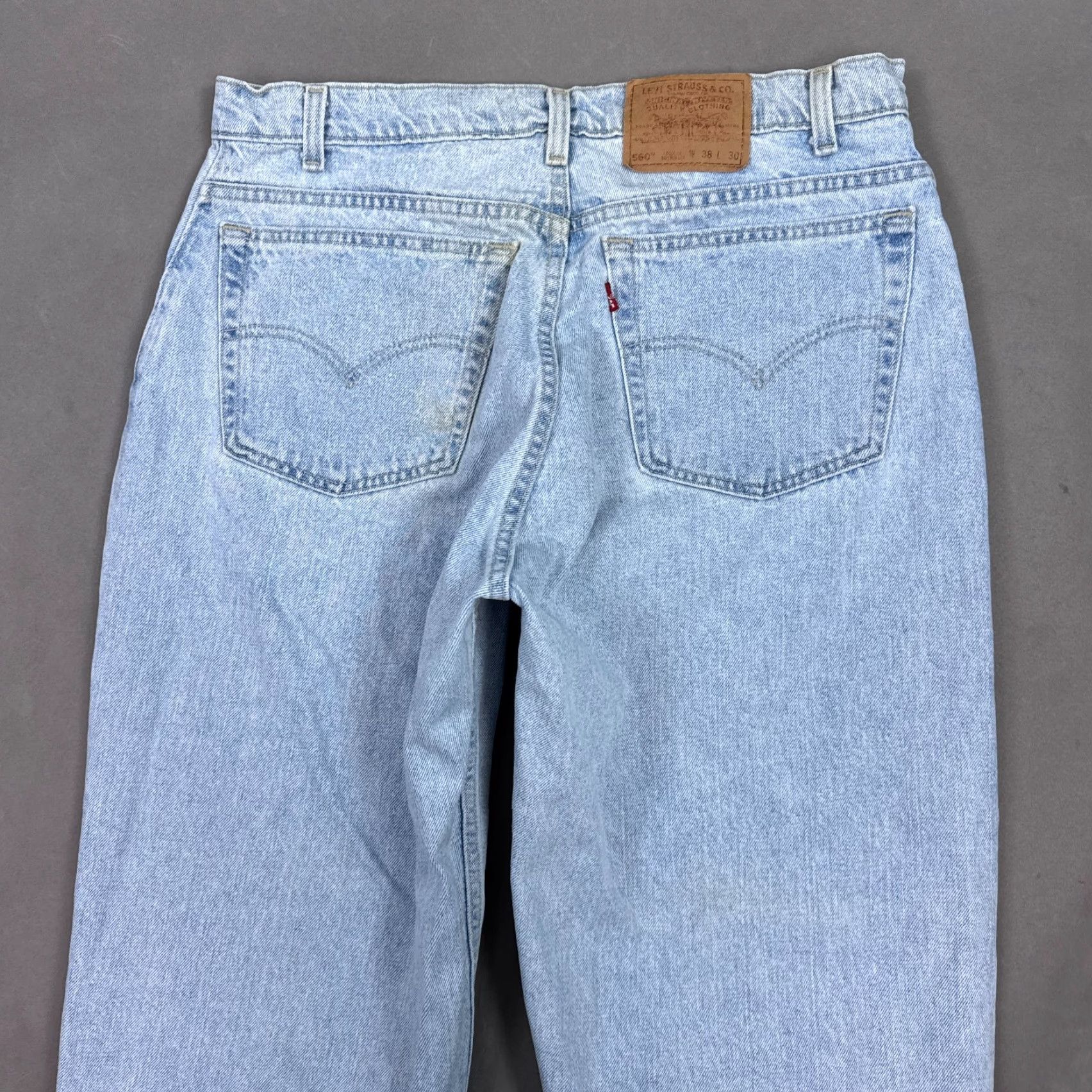 Levi's VINTAGE Levi's 560 Jeans Mens 38x30 Blue Denim Cotton 5-Pocket Loose Tapered Regular Fit USA Pants Workwear Mens Size US 38 / EU 54 - 6 Thumbnail