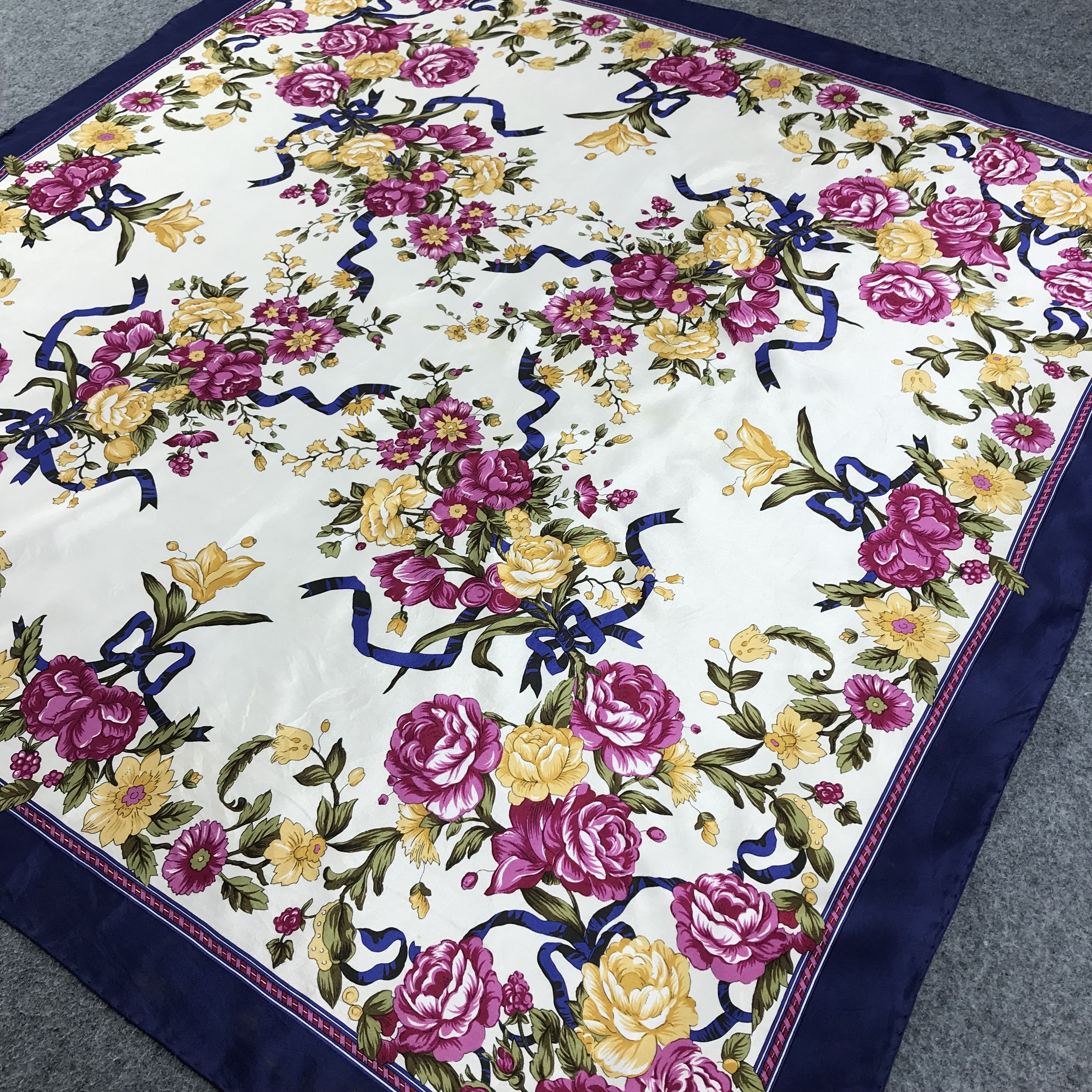 Japanese Brand Vintage Luxury Floral Silk Scarf M120 Size ONE SIZE - 3 Thumbnail