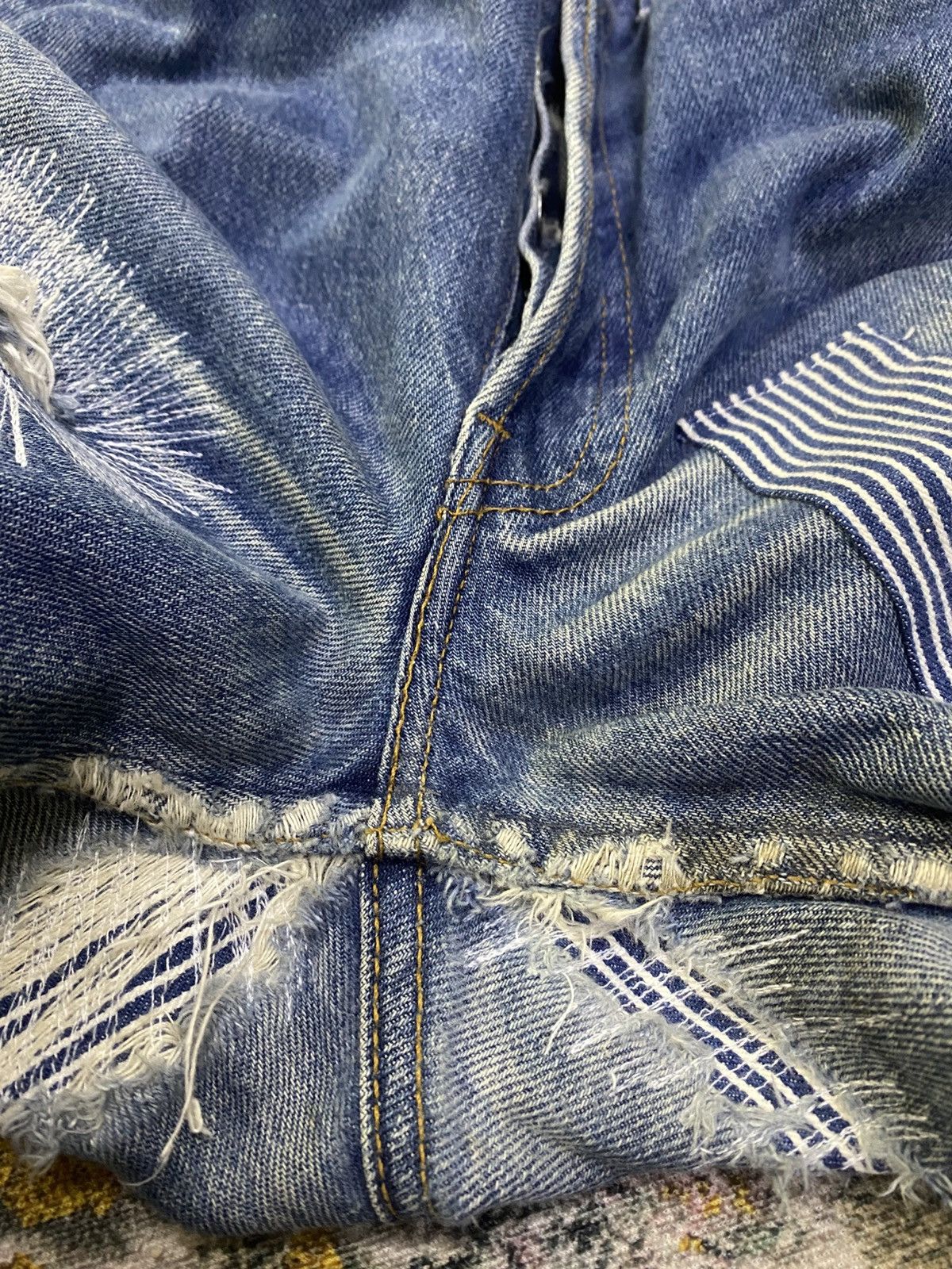 Levi's × Vintage Vintage Levi’s 501 Patchwork Repaired Jeans Size US 32 / EU 48 - 16 Thumbnail