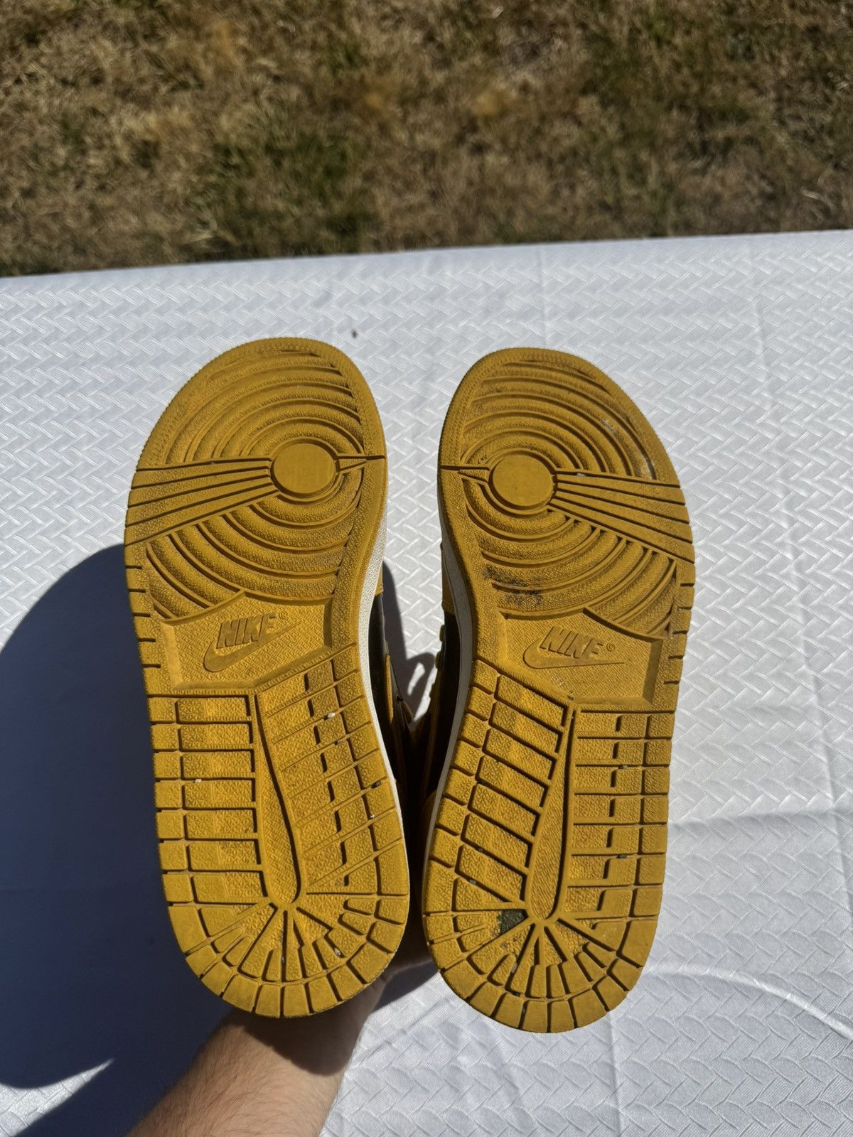 Jordan Brand Nike Jordan 1 Pollen Size US 9.5 / EU 42-43 - 4 Thumbnail