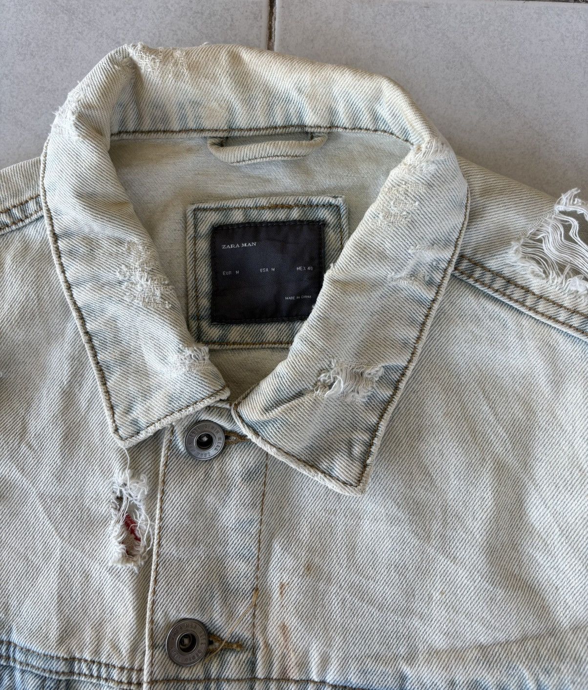 Zara Zara Man Denim Jacket With Two Rose Logo Distressed Denim Size US M / EU 48-50 / 2 - 3 Thumbnail