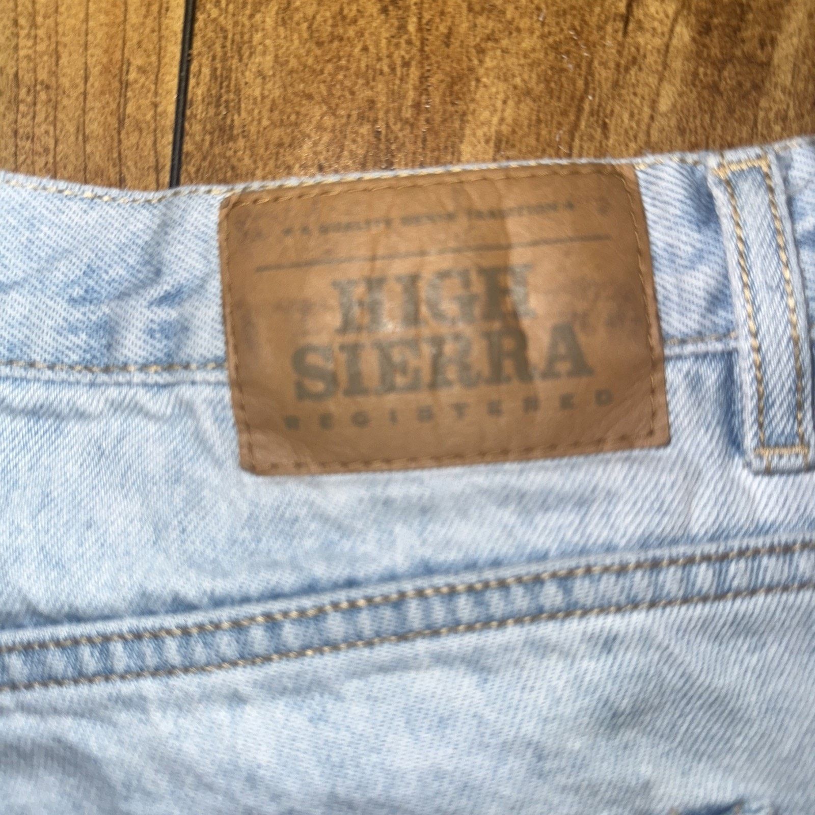 High Sierra × Levi's Vintage High Sierra Denim Jean Shorts Men’s 32 Light Wash Size US 32 / EU 48 - 6 Thumbnail
