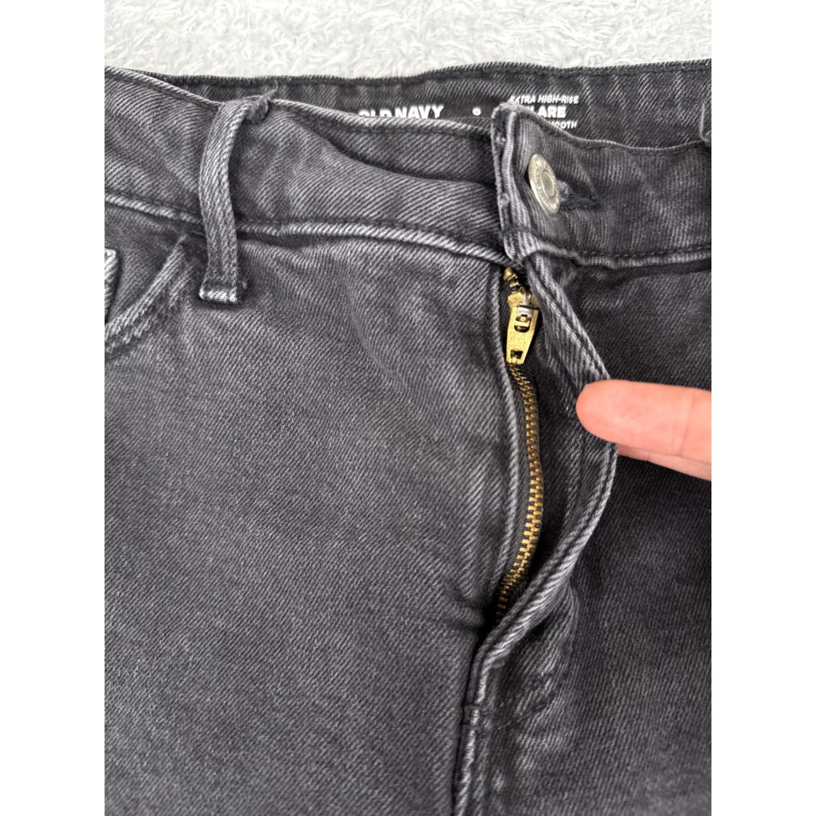 Old Navy Old Navy Jeans Womens 6 Black Denim Flare Extra High Rise Cotton Blend Zip 28x29 Size 28" / US 6 / IT 42 - 5 Thumbnail