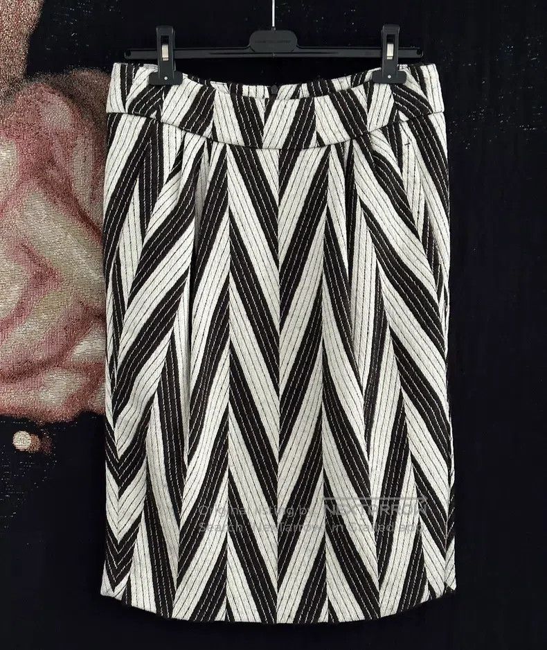 Dries Van Noten Dries Van Noten size:36 A stylish blended wool skirt Size 31" - 1 Thumbnail
