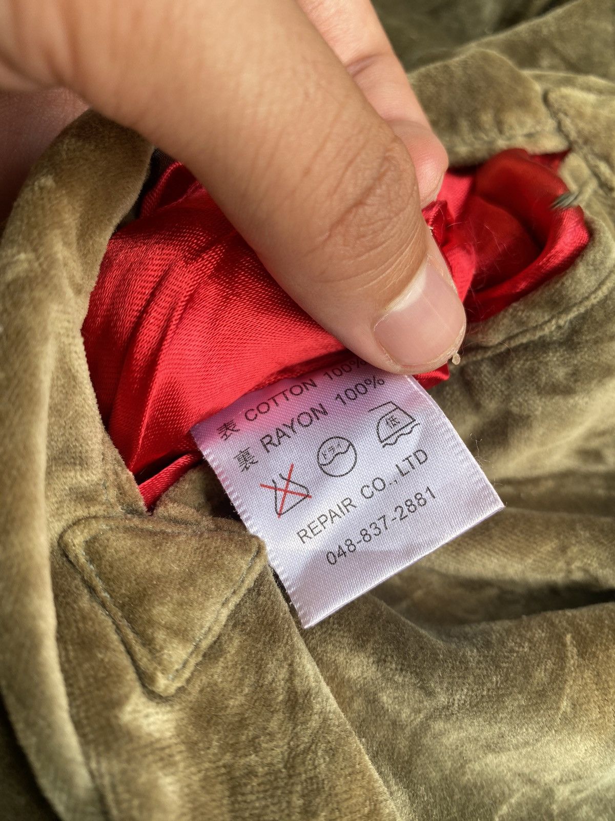 Vintage Vintage Dragon Velvet Souvenir Sukajan Jacket Size US L / EU 52-54 / 3 - 6 Thumbnail