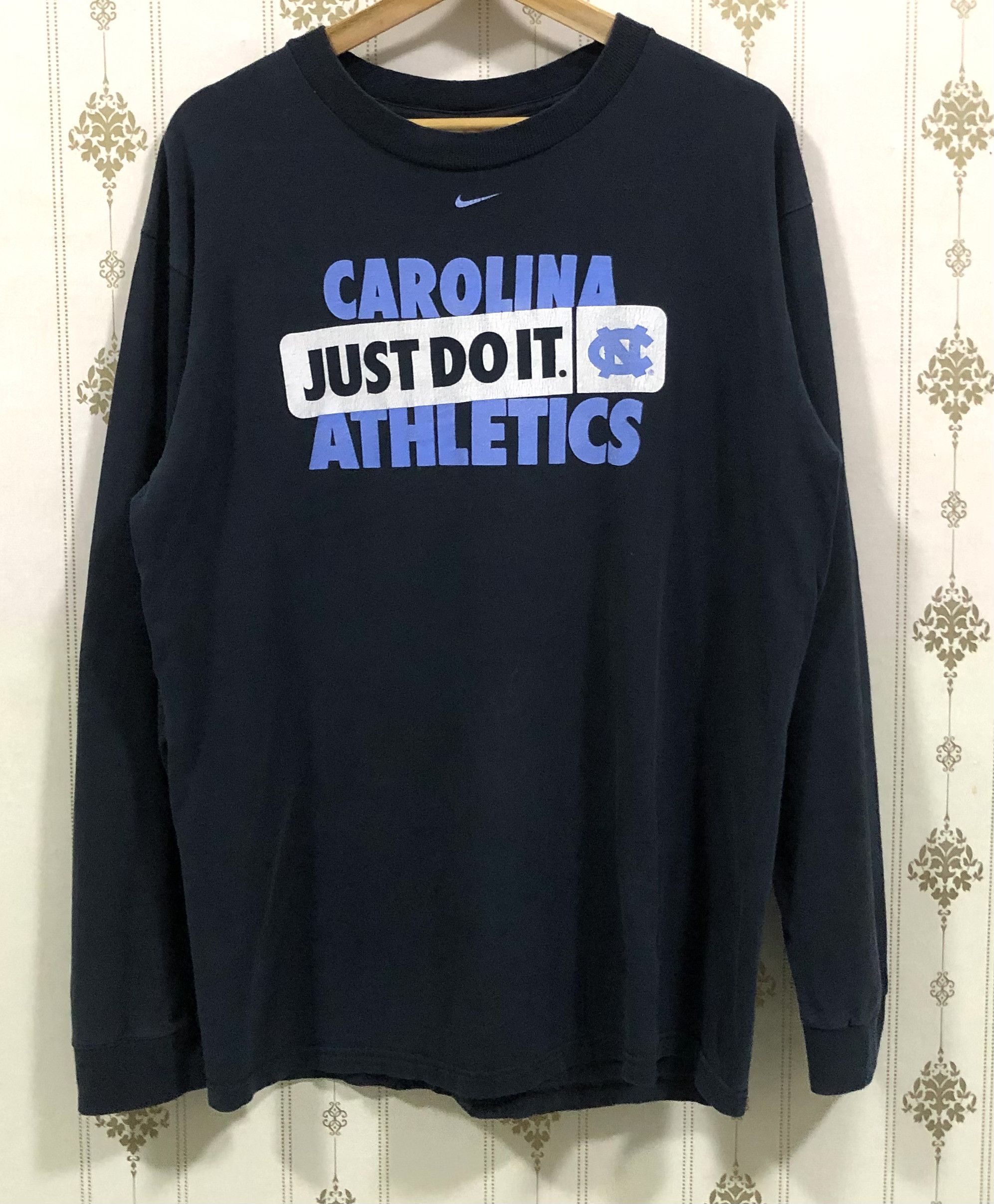 Nike × Vintage Vintage nike center swoosh crewneck Size US M / EU 48-50 / 2 - 1 Thumbnail