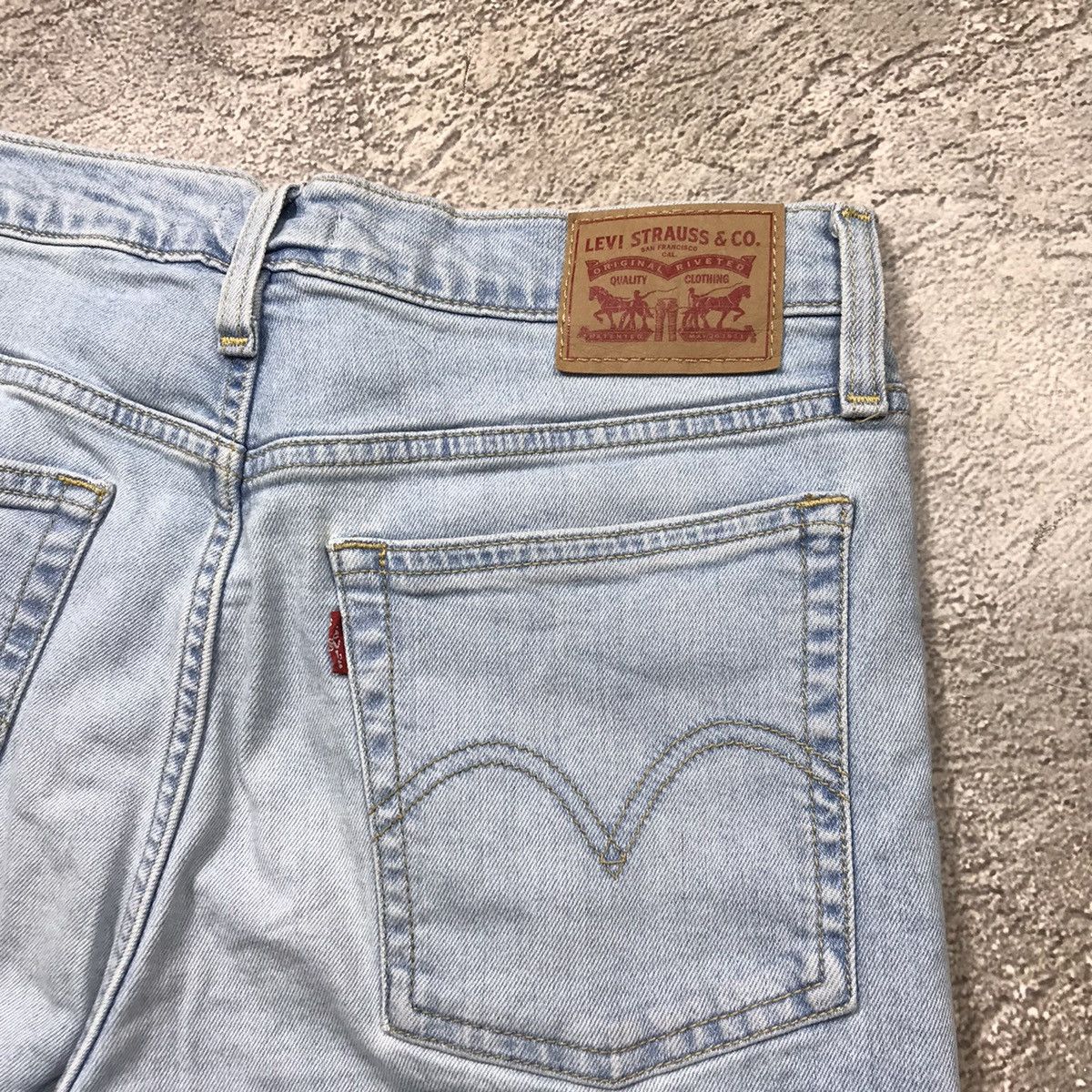 Vintage Vintage Levis Distressed Cutoff Shorts Y2K Skate Wide Leg 30 Size 30" / US 8 / IT 44 - 4 Thumbnail