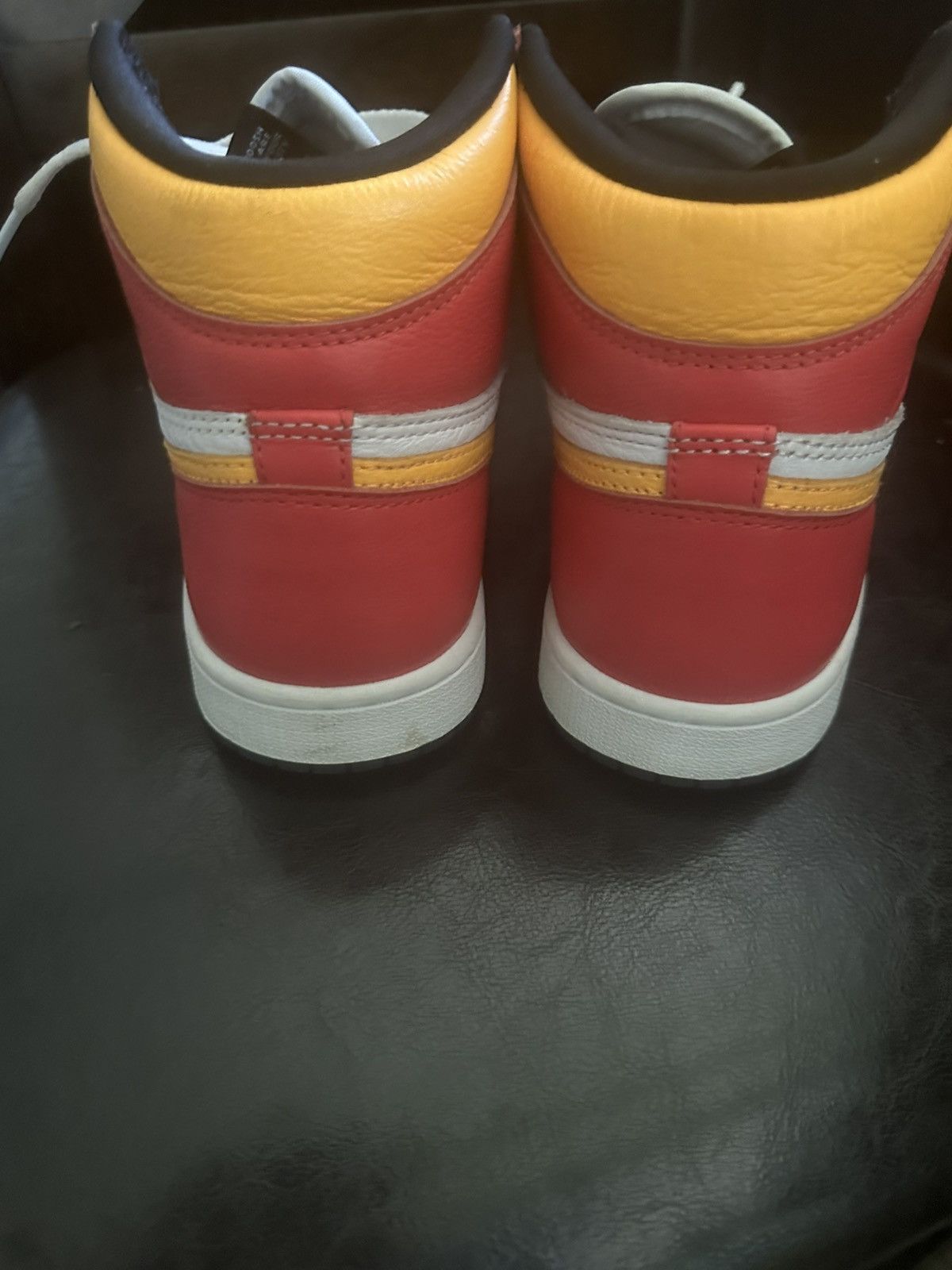 Jordan Brand Size 7 - Jordan 1 Retro High OG Light Fusion Red 2021 Size US 7 / EU 40 - 4 Thumbnail