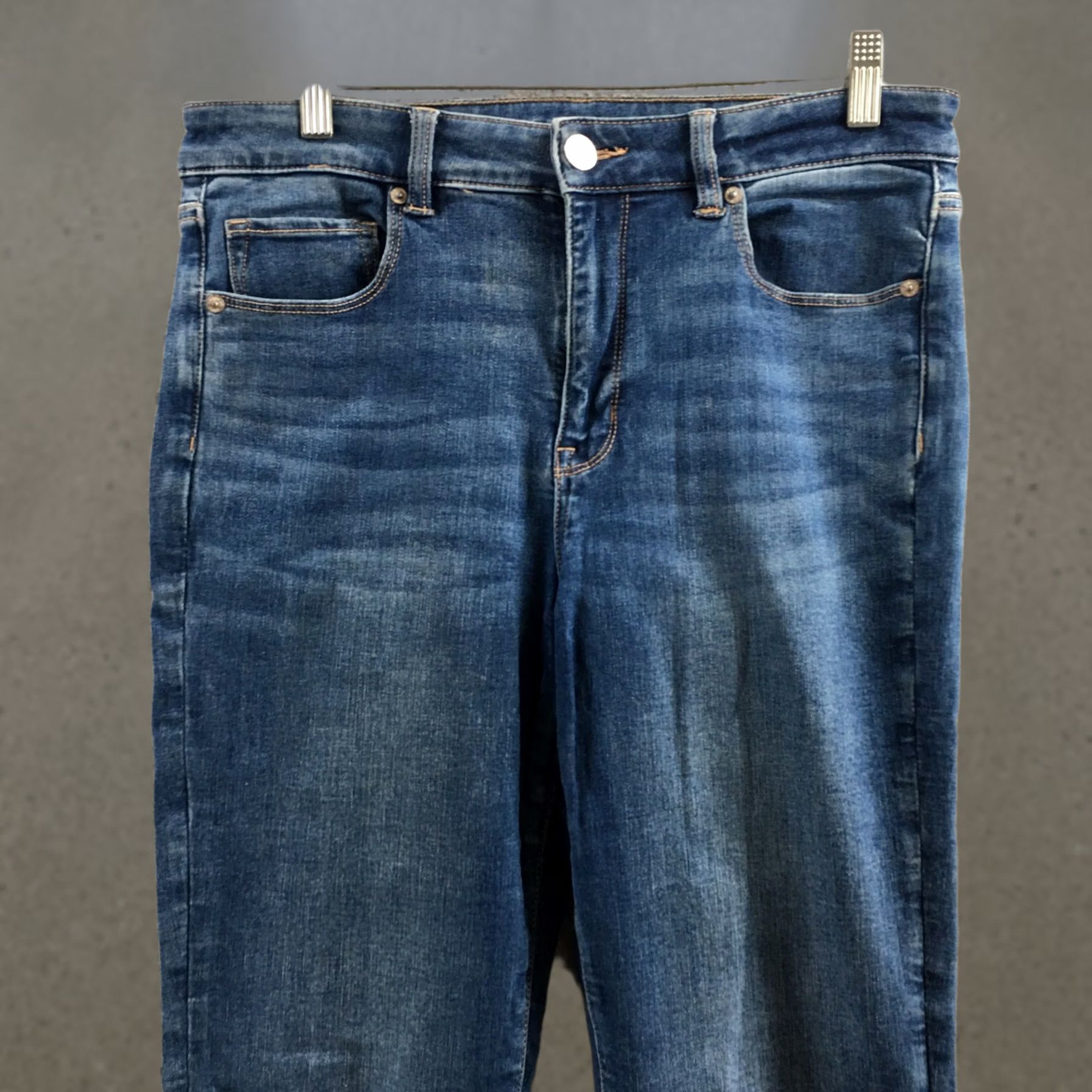 American Eagle Outfitters American Eagle Outfitters Jeans Womens 12 Blue Denim Mid Rise Zip 32X29 Tapered 5-Pocket Mens Womens Girls Size 34" / US 12 / IT 48 - 1 Thumbnail