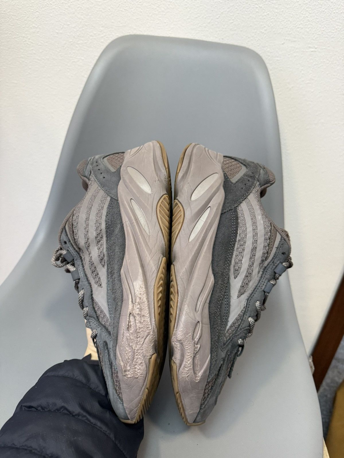 Adidas × Kanye West Adidas Yeezy Boost 700 v2 size 9 Size US 9 / EU 42 - 7 Thumbnail