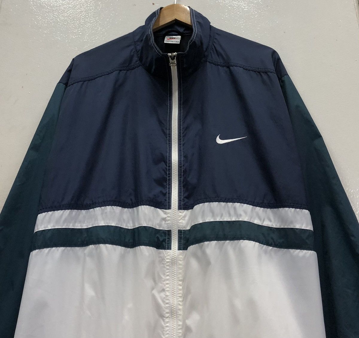 Nike VINTAGE 90S NIKE EMBROIDERY LOGO WINDBREAKER JACKET Size US L / EU 52-54 / 3 - 3 Thumbnail
