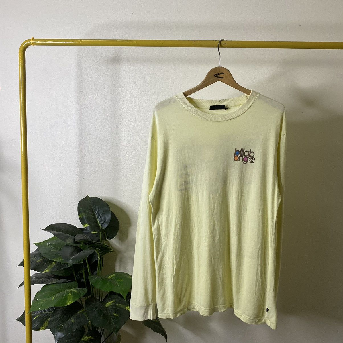 Billabong Vintage 2000s Billabong Surf Style LS Tee Size US L / EU 52-54 / 3 - 5 Thumbnail