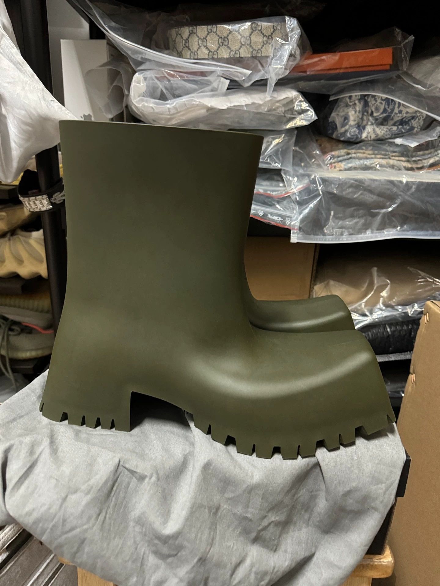 Balenciaga Balenciaga Trooper 42 Dark Green Unworn dust bag & card Size US 9 / EU 42 - 3 Thumbnail