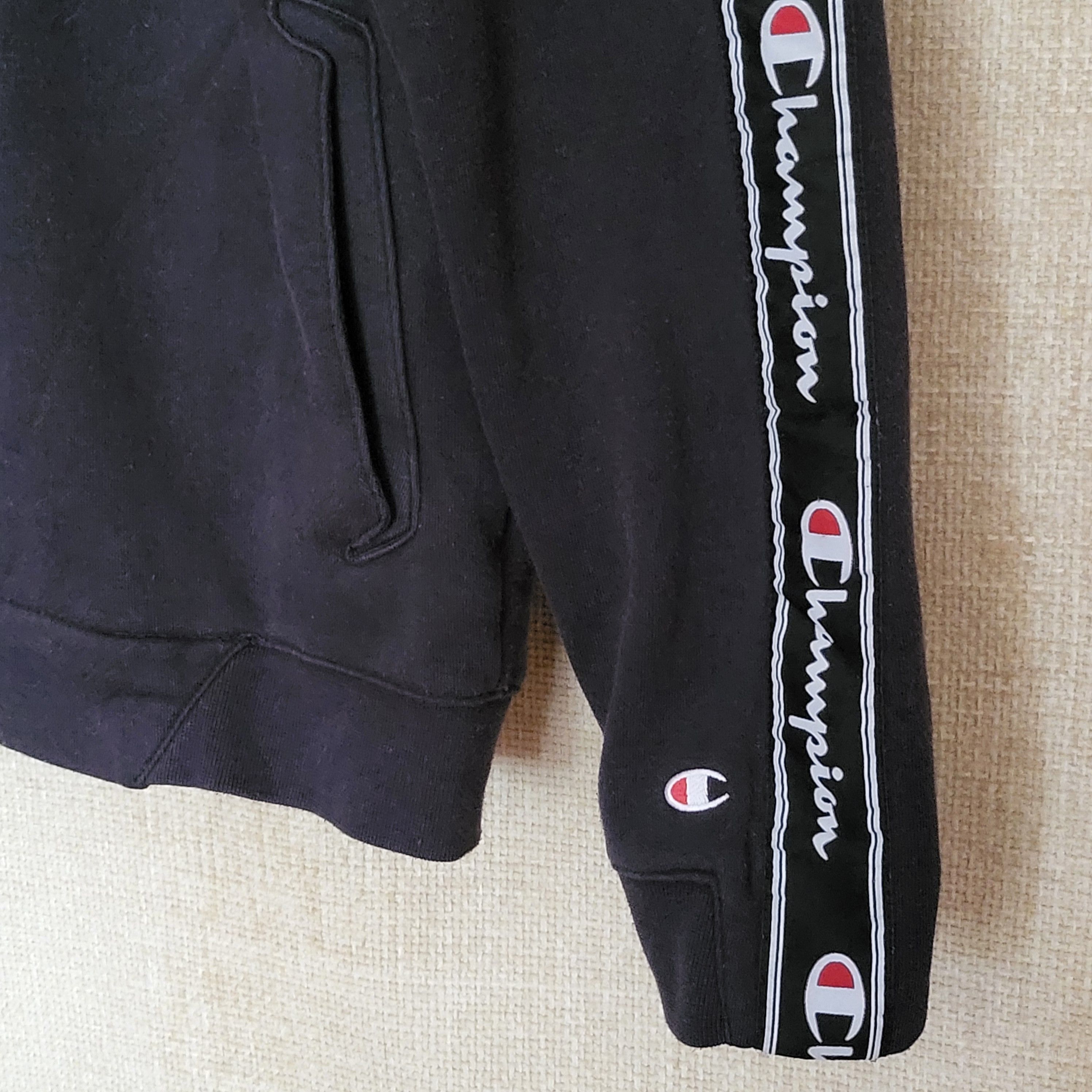 Champion Vintage Y2K Champion Hoodie size M Size US M / EU 48-50 / 2 - 3 Thumbnail