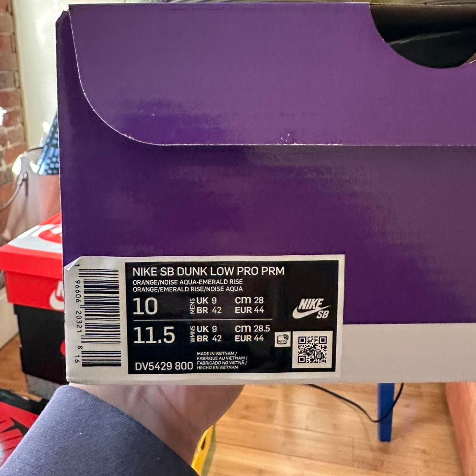 Nike × Supreme Nike SB Dunk Low Orange Emerald Rise Size US 10 / EU 43 - 8 Thumbnail