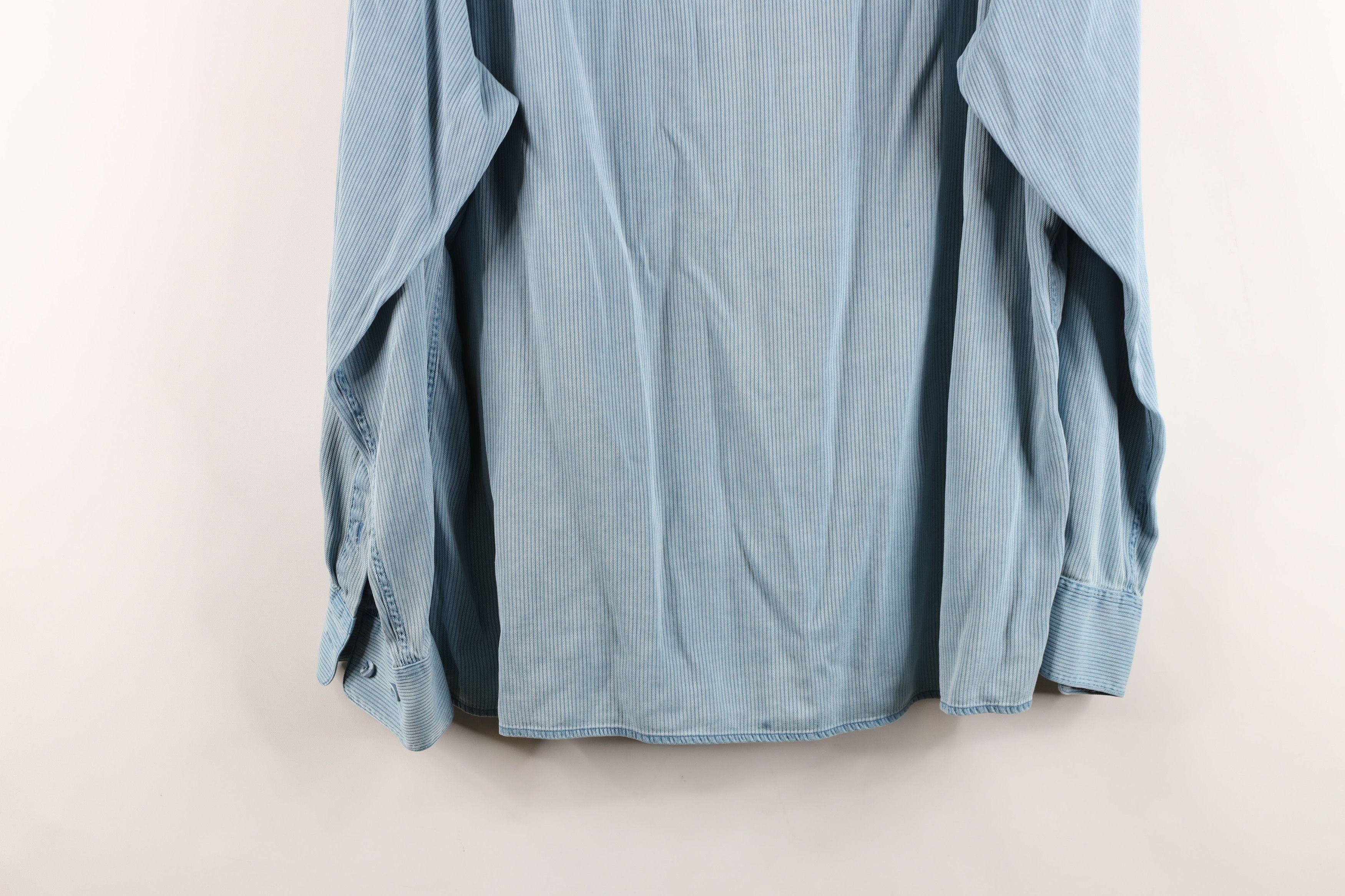 Vintage Vintage Bugatchi Uomo Silk Ribbed Collared Button Shirt Blue Size US M / EU 48-50 / 2 - 15 Thumbnail