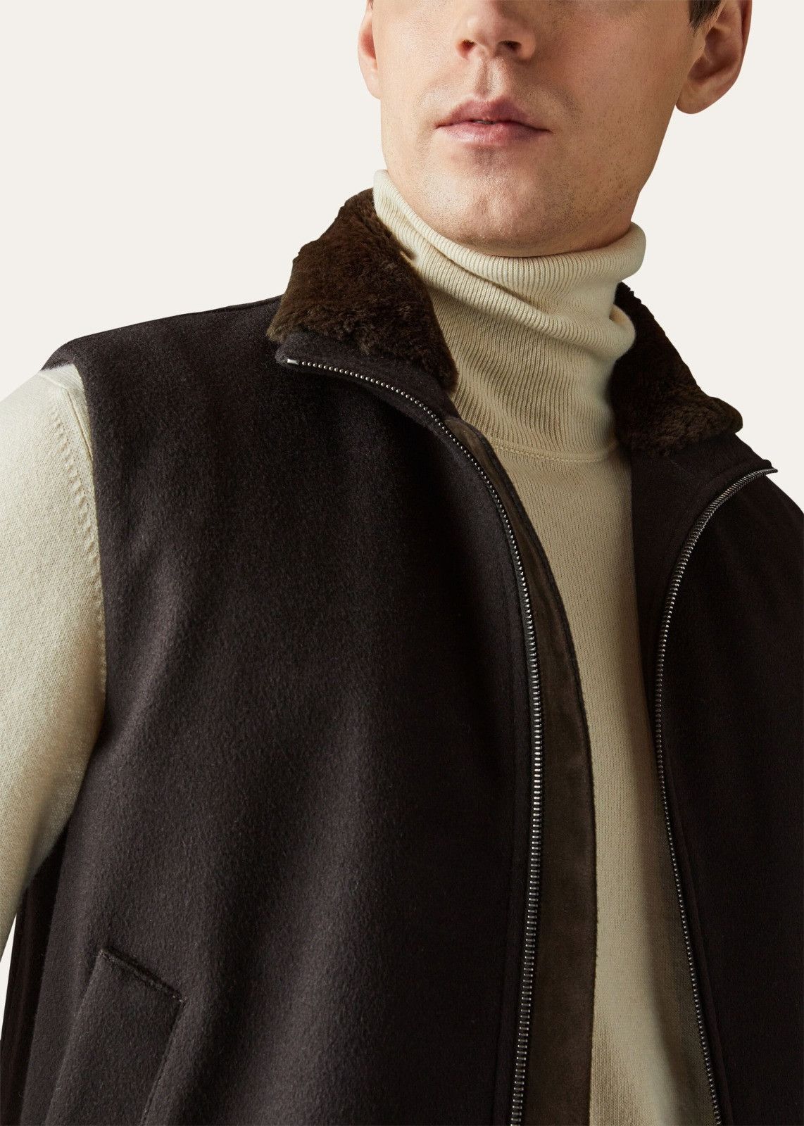Loro Piana o1srvl11e1224 Baby Cashmere Turtleneck Sweater in Off White Size US M / EU 48-50 / 2 - 5 Thumbnail