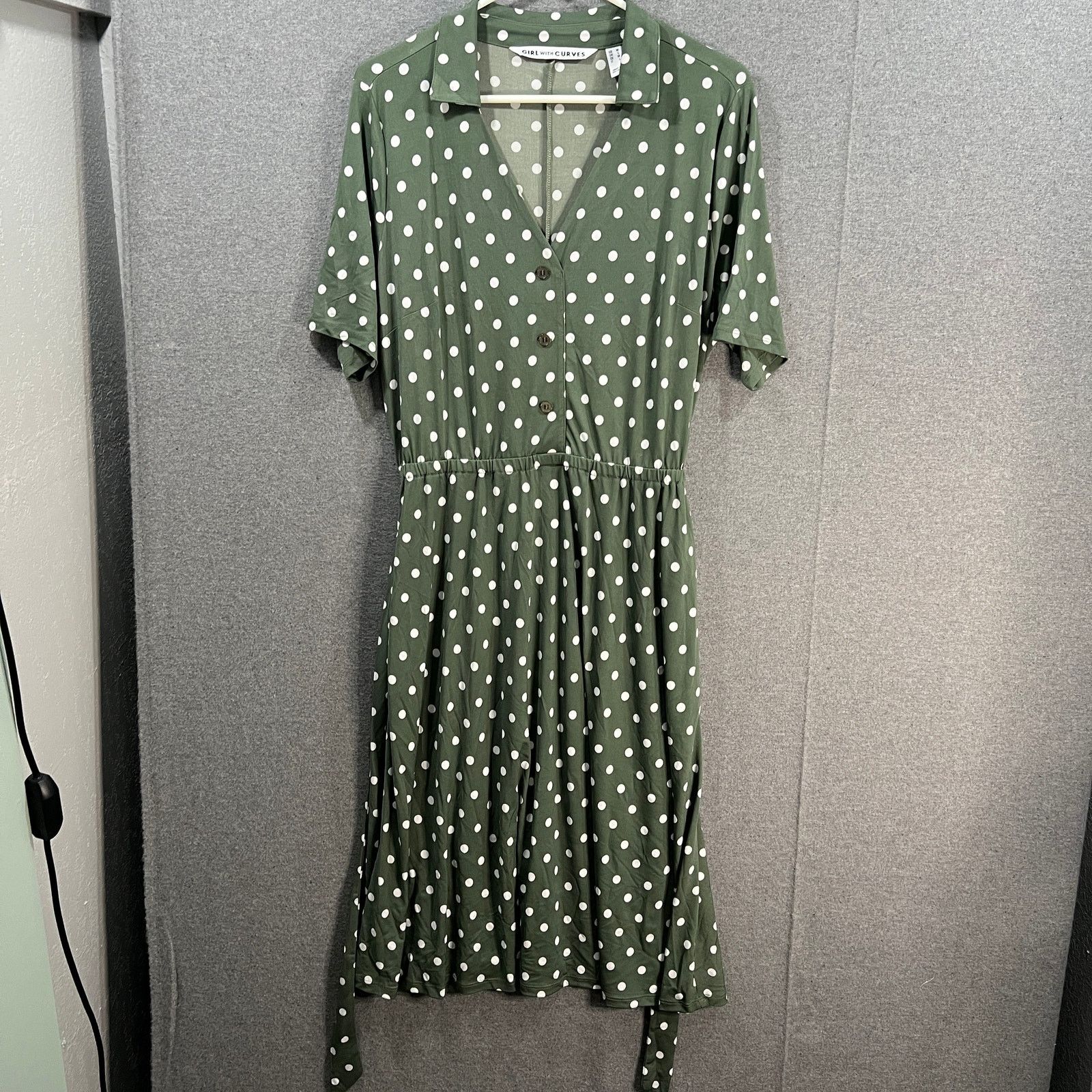 Other Girl With Curves Regular Collared Knit Midi Shirt Dress Oliv Size M / US 6-8 / IT 42-44 - 1 Thumbnail