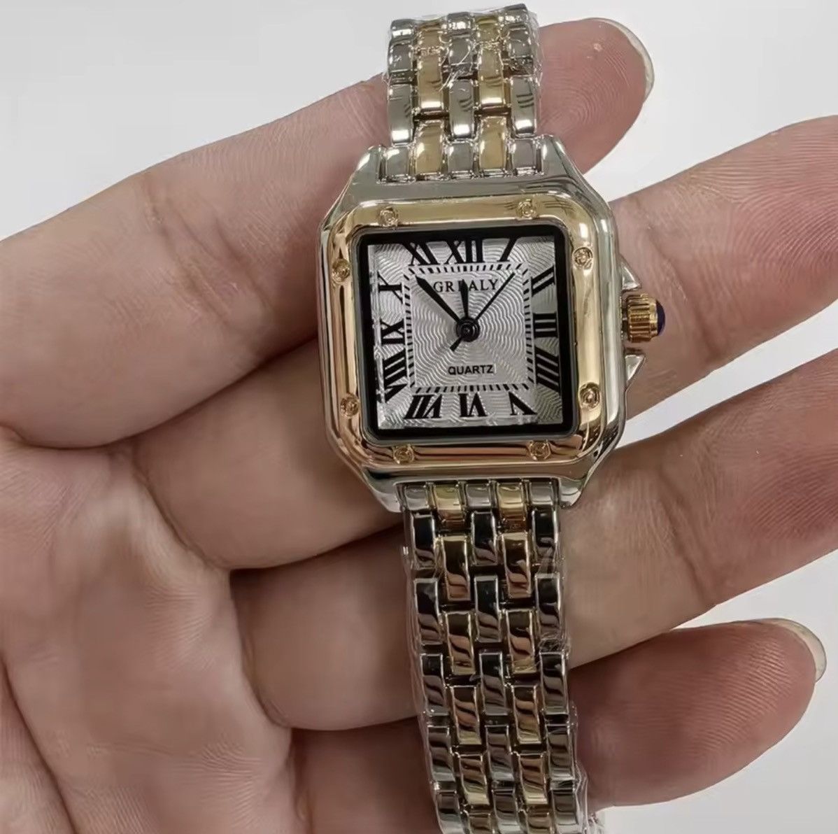 Vintage Vintage 90s black dial luxury style quartz silver watch Size ONE SIZE - 1 Thumbnail